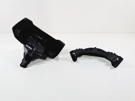 2019 Triumph Speed Triple RS 1050 Front Visor Fly Screen & Air Inlet T2303582 {{ shop.shopifyCountryName }} - Mototech271