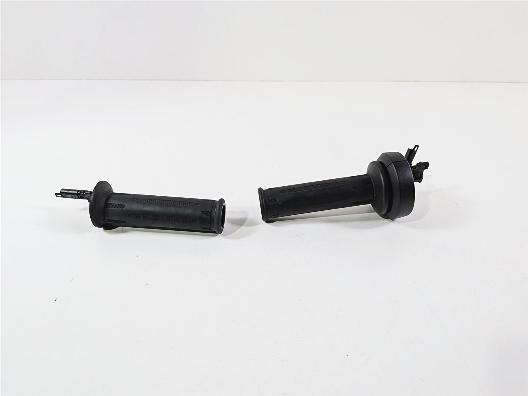2023 BMW R1250RT RTP K52 Heated Left Right Hand Grip Set 61318549455 61318552124 {{ shop.shopifyCountryName }} - Mototech271
