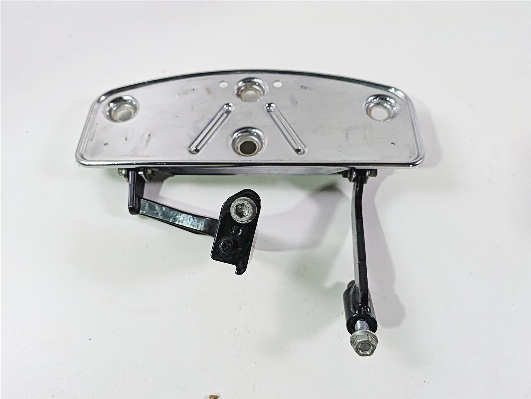 2016 Harley Touring FLHR Road King Front Left Floorboard Mounts 50621-06A {{ shop.shopifyCountryName }} - Mototech271