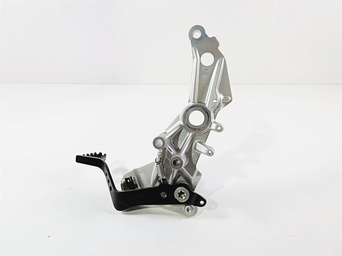 2023 BMW F850GS K81 Front Right Foot Peg & Brake Pedal 46718393176 35218357747 {{ shop.shopifyCountryName }} - Mototech271