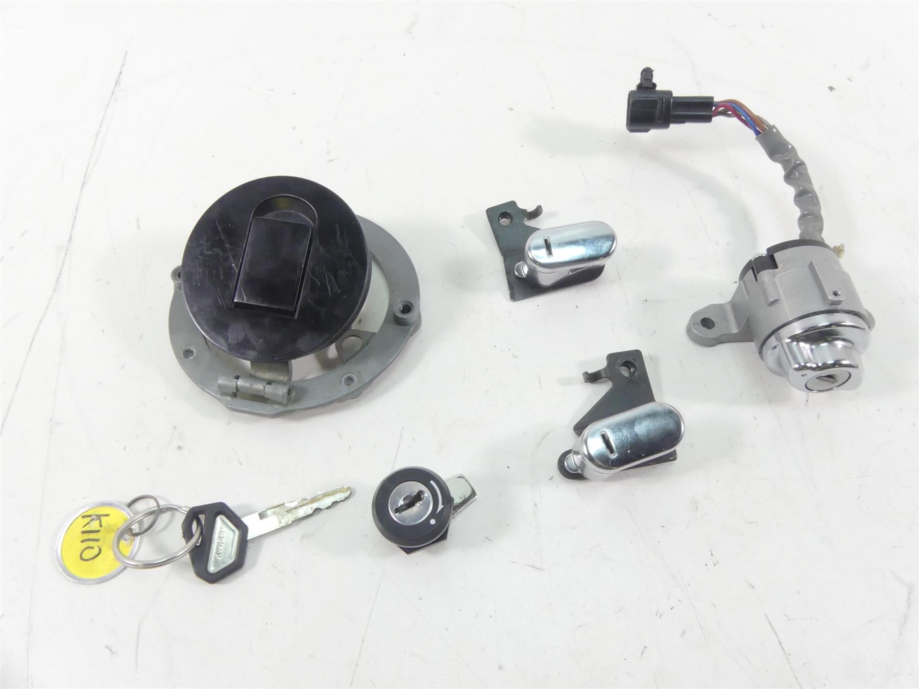2004 Kawasaki VN1600 Meanstreak Ignition Switch Gas Cap Key  Lock Set 27005-0001 | Mototech271