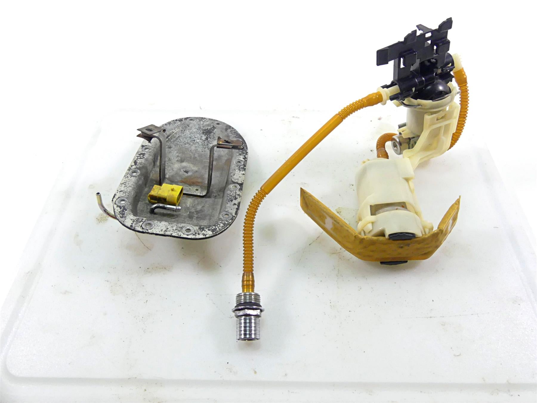 2011 Harley FXDWG Dyna Wide Glide Fuel Gas Petrol Pump - Tested 75218-04D {{ shop.shopifyCountryName }} - Mototech271