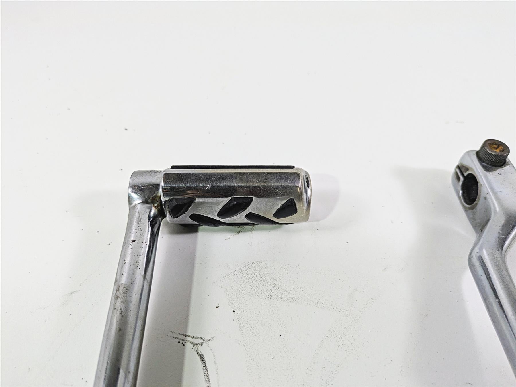 2005 Harley Touring FLHRI Road King Chrome Shifter Lever Pedal Pegs {{ shop.shopifyCountryName }} - Mototech271