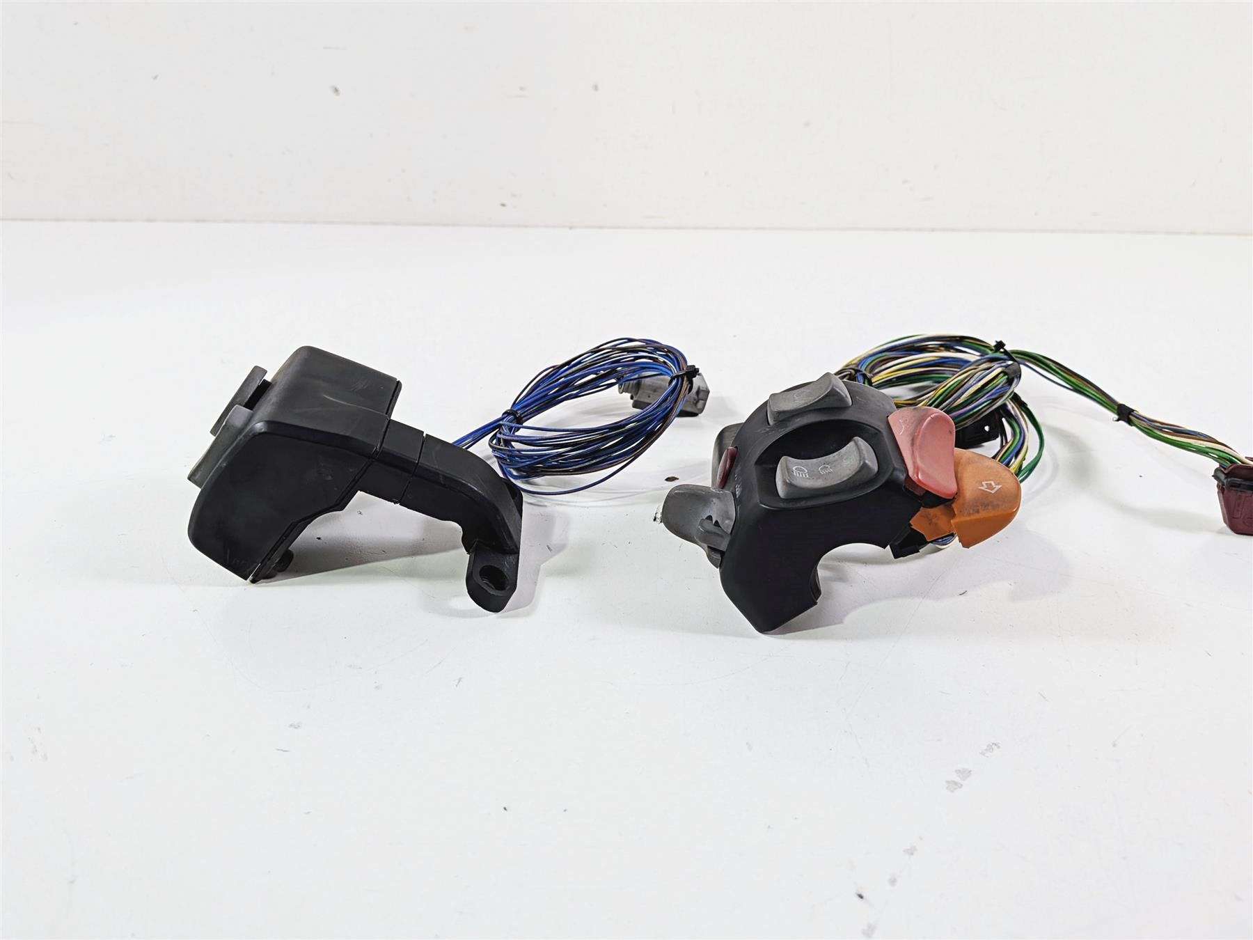 2002 BMW K1200LT 89V3 Left Hand Control Switch Light Cruise 61317708349 7650733 {{ shop.shopifyCountryName }} - Mototech271