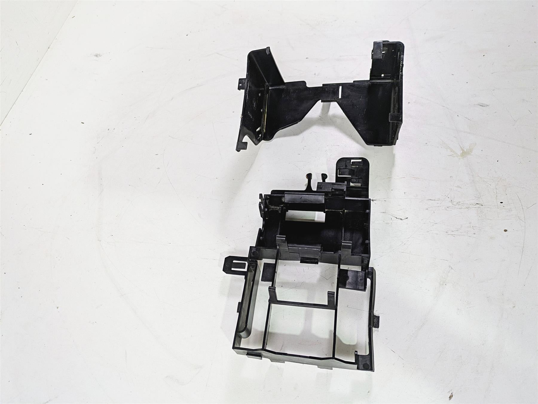2013 Harley VRSCF Muscle Rod Electric Plastic Battery Holder Set 70473-07 {{ shop.shopifyCountryName }} - Mototech271