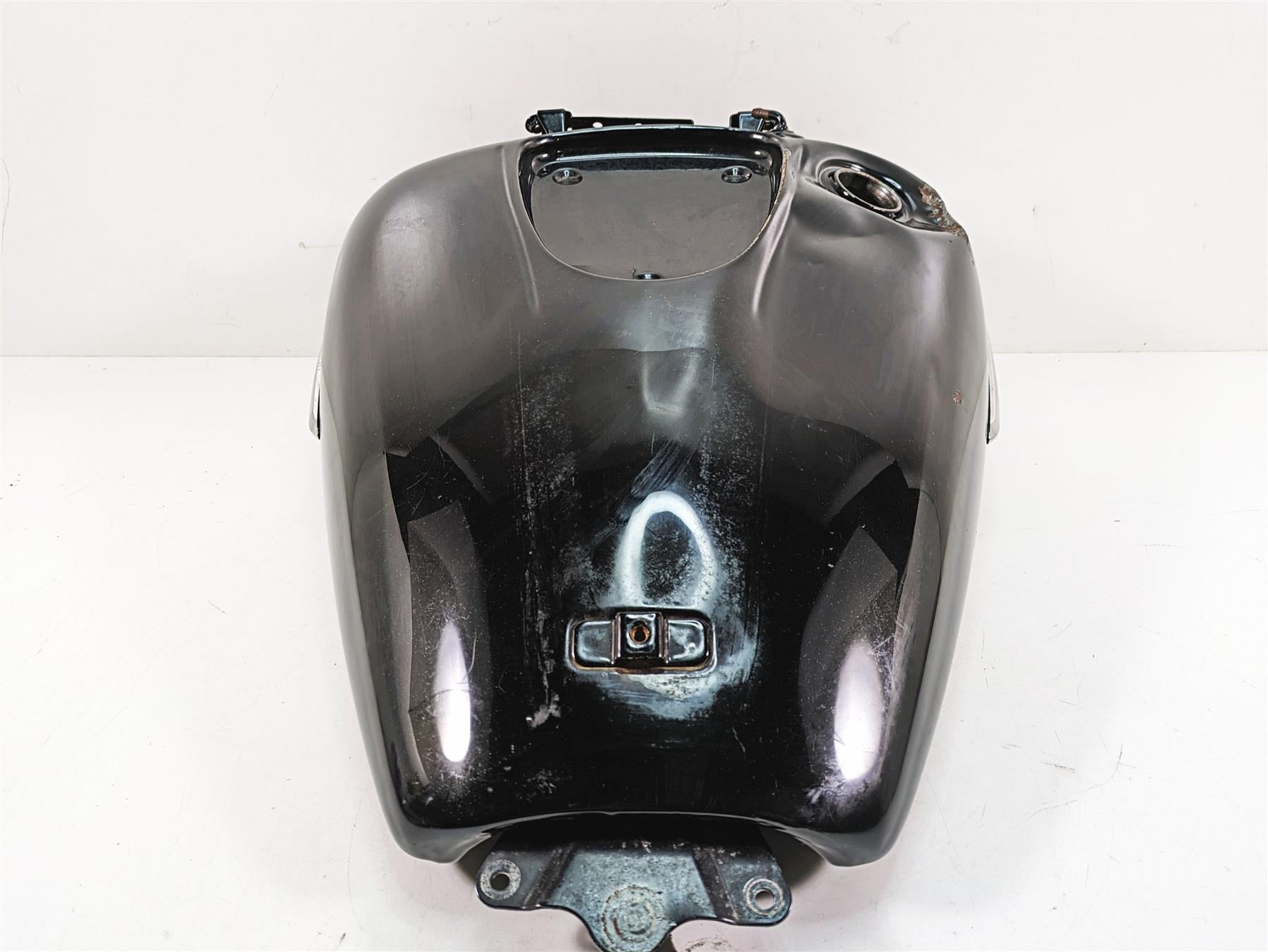 2009 Yamaha XV1900 Raider Dented Fuel Gas Petrol Tank 5C7-YK241-00-P1 {{ shop.shopifyCountryName }} - Mototech271