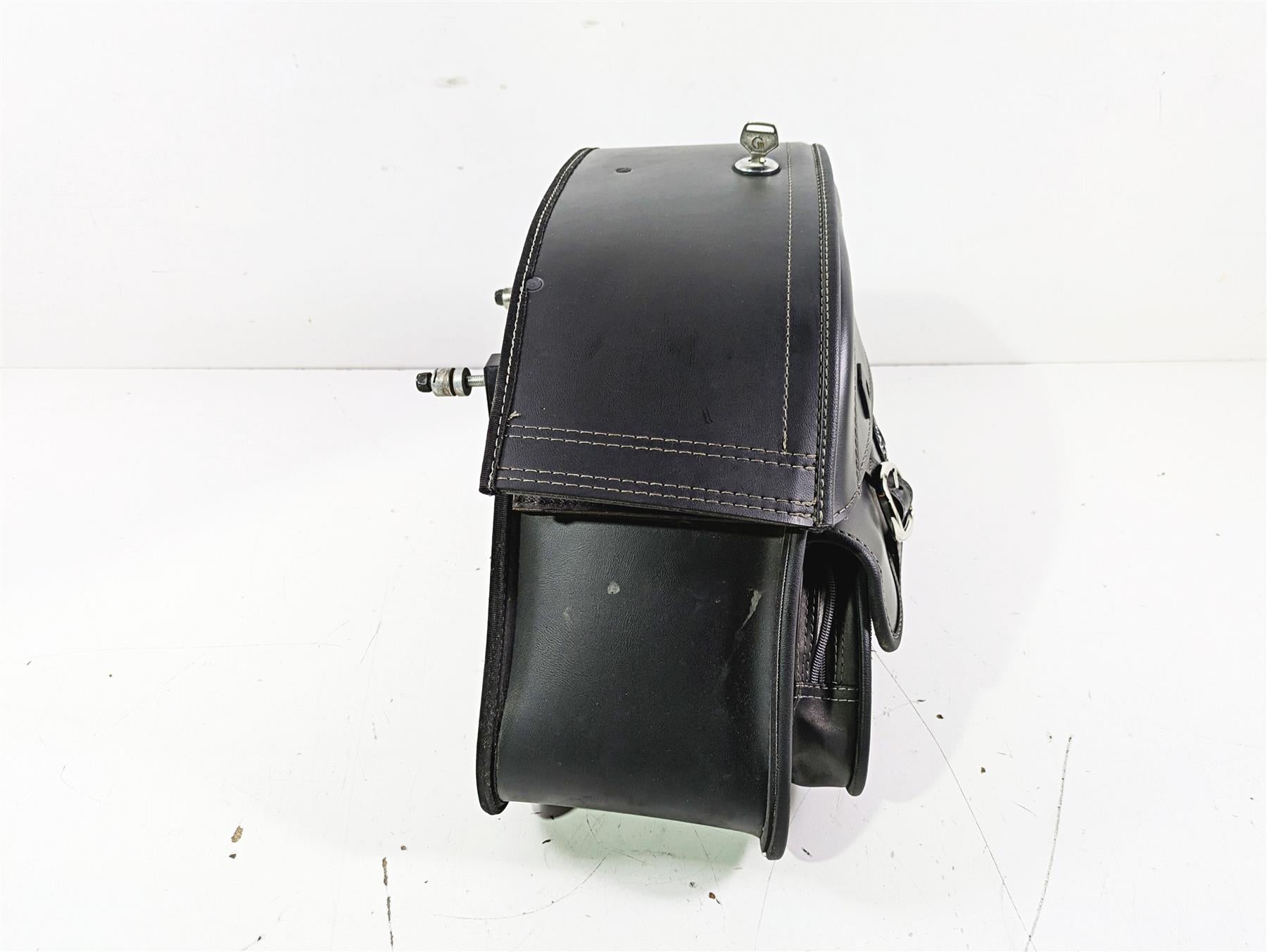 2004 Victory Kingpin Viking Bags Right Saddle Bag Saddlebag + Key {{ shop.shopifyCountryName }} - Mototech271