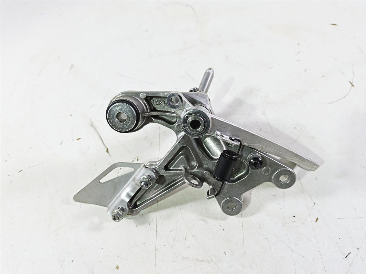 2008 Honda CBR1000RR SC59 Right Front Foot Peg & Brake Pedal Set 50600-MFL-000 {{ shop.shopifyCountryName }} - Mototech271