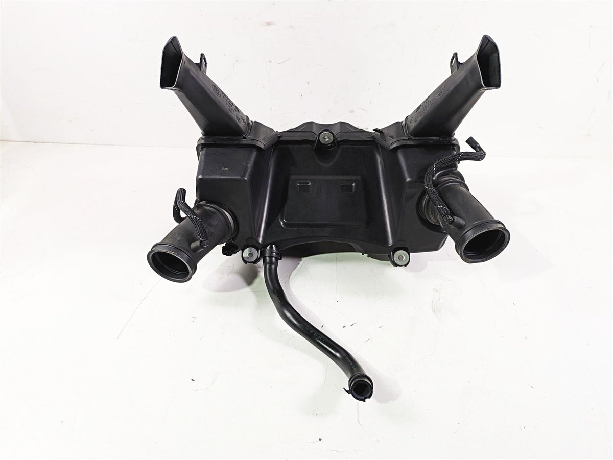 2016 BMW R1200RS K54 Air Filter Box Cleaner Breather & Tubes 13718523907 {{ shop.shopifyCountryName }} - Mototech271