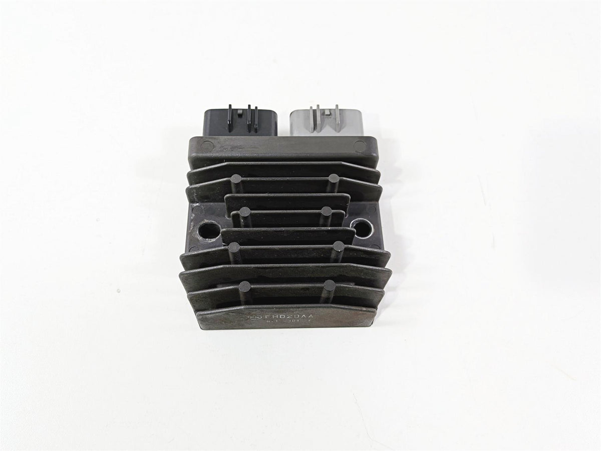 2019 Triumph Speed Triple RS 1050 Rectifier Voltage Regulator T1300675 FH020AA {{ shop.shopifyCountryName }} - Mototech271