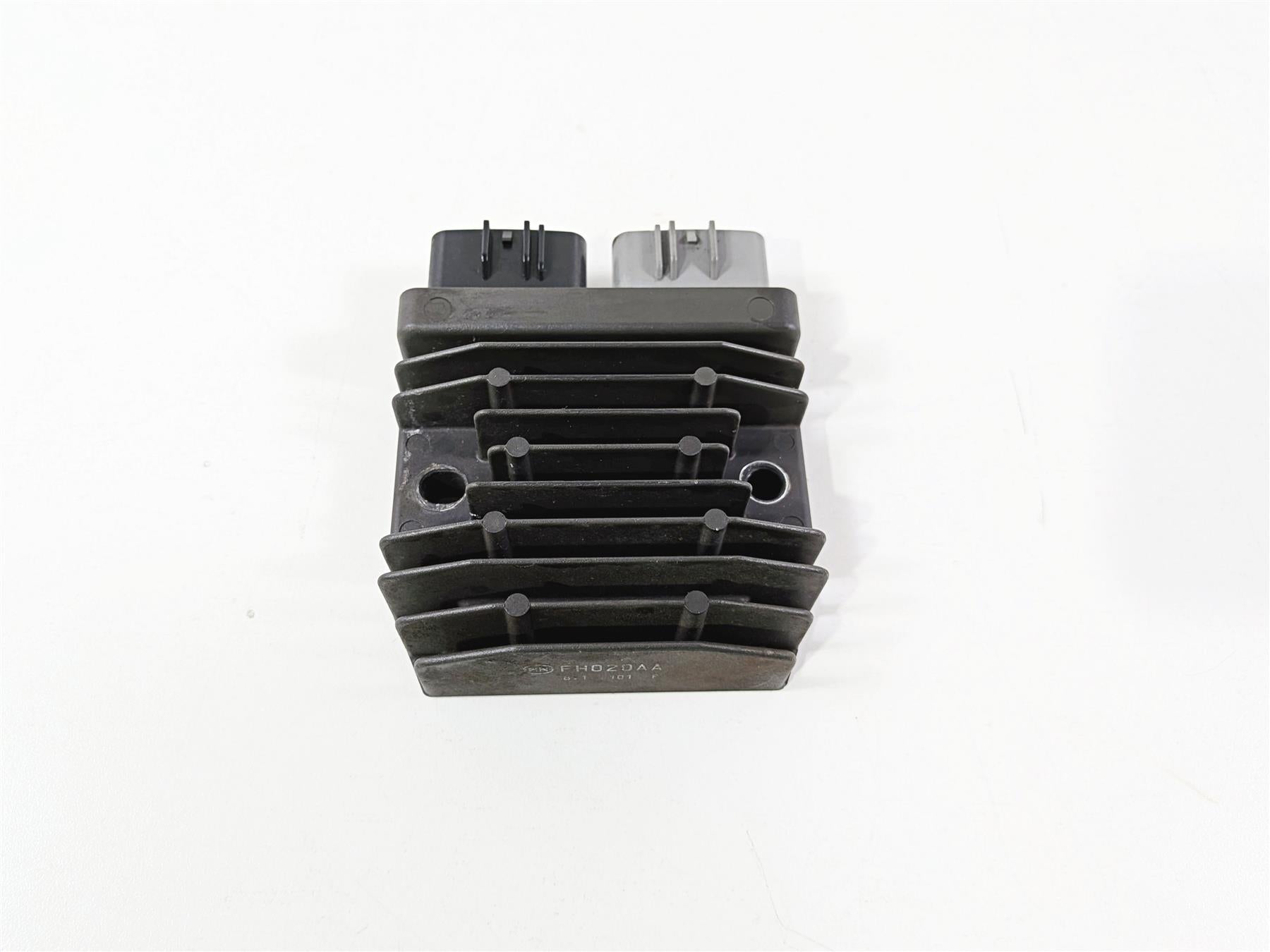 2019 Triumph Speed Triple RS 1050 Rectifier Voltage Regulator T1300675 FH020AA {{ shop.shopifyCountryName }} - Mototech271