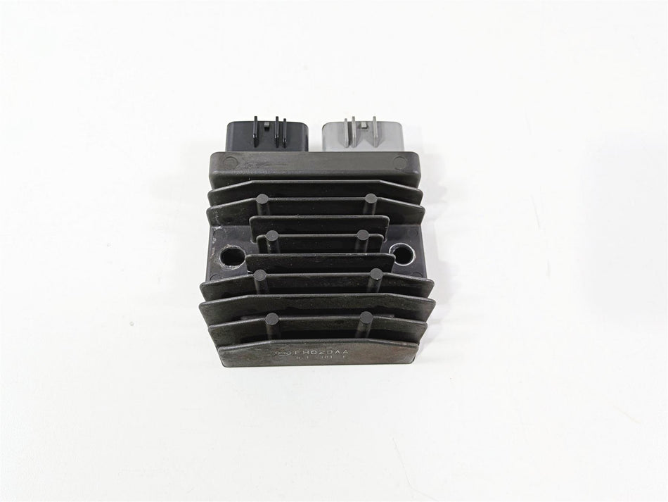 2019 Triumph Speed Triple RS 1050 Rectifier Voltage Regulator T1300675 FH020AA {{ shop.shopifyCountryName }} - Mototech271