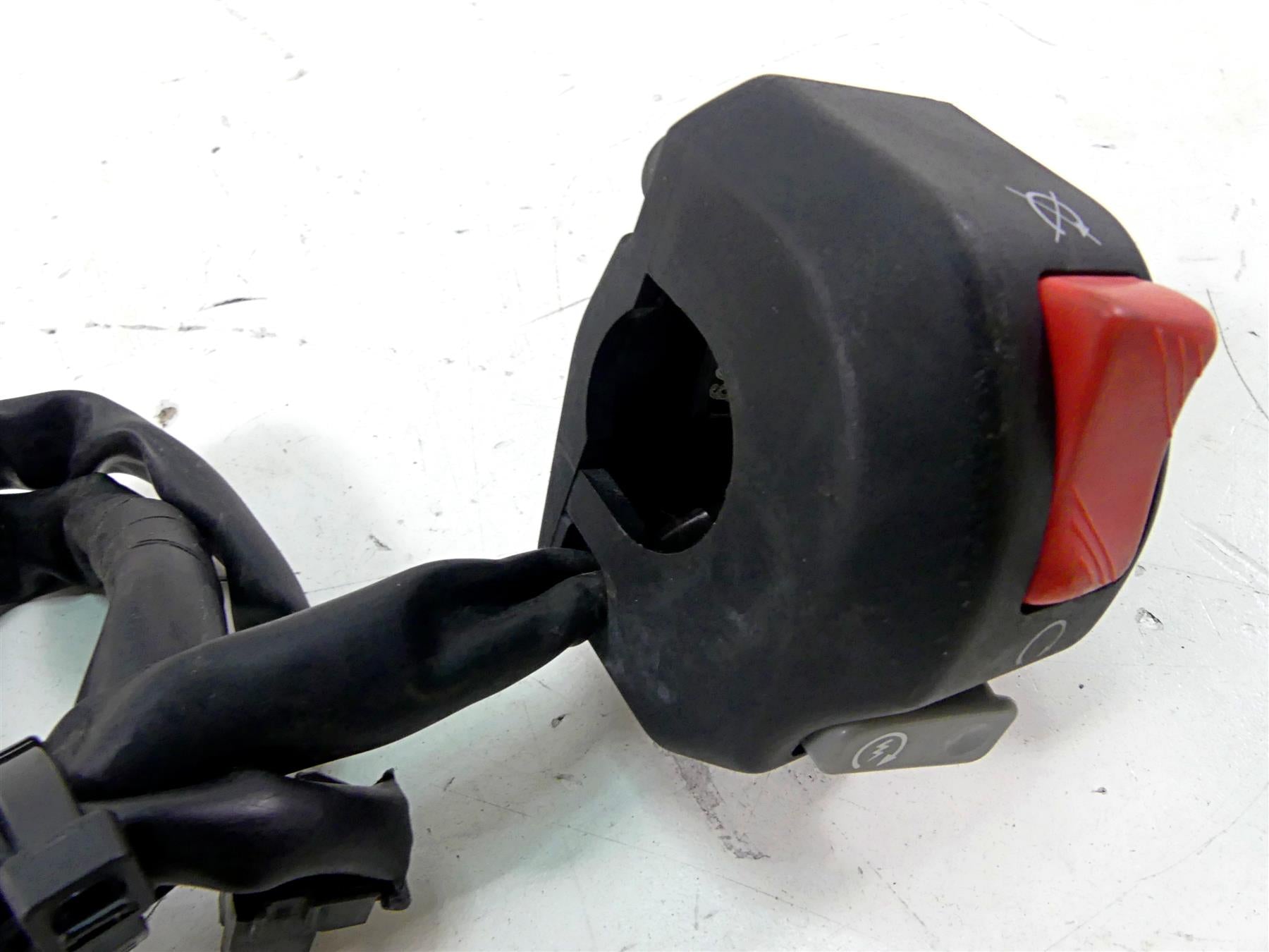 2010 Kawasaki ZX1400 ZX14 R Ninja Right Hand Start Control Switch 46091-0145 {{ shop.shopifyCountryName }} - Mototech271
