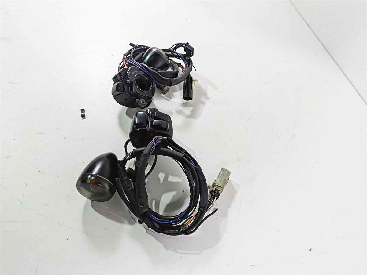 2008 Harley FLSTSB Cross Bones Left Right Control Switch Blinker Set 71682-06A {{ shop.shopifyCountryName }} - Mototech271