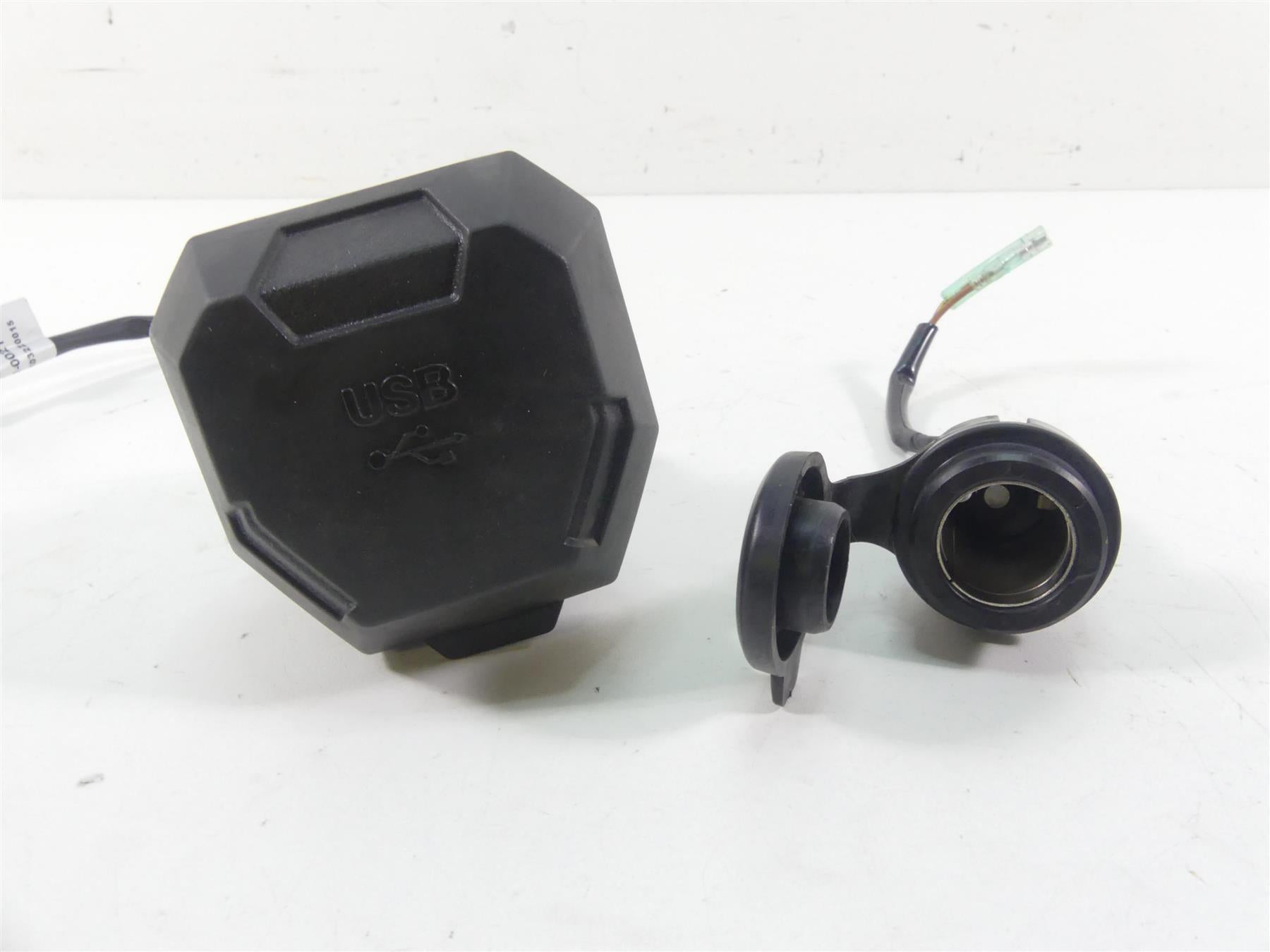 2022 Kawasaki KLR650 KL650 Adv USB & 12V Plug Connecter Set 32099-0814 {{ shop.shopifyCountryName }} - Mototech271