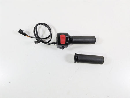 2014 Suzuki M109R VZR1800 Boulevard Right Hand Control Switch 37200-06J00 {{ shop.shopifyCountryName }} - Mototech271