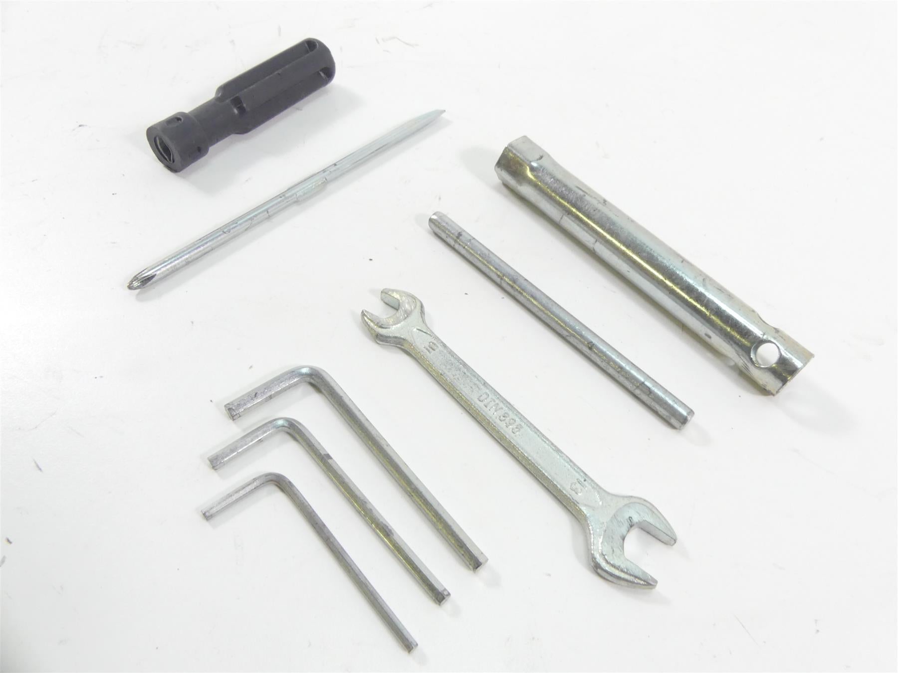 2016 Moto Guzzi V7 II Special 750 Owners Tools Tool Kit Bag 887443 {{ shop.shopifyCountryName }} - Mototech271