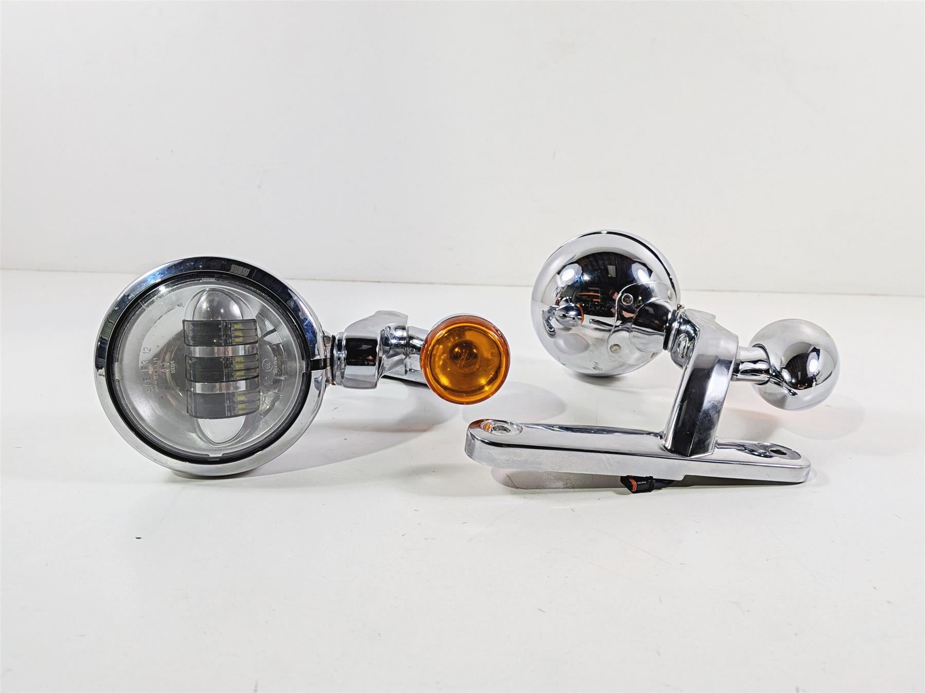 2014 Harley Touring FLHTK Electra Glide Front Spot Light Blinker Set 68000021 68000022-Mototech271