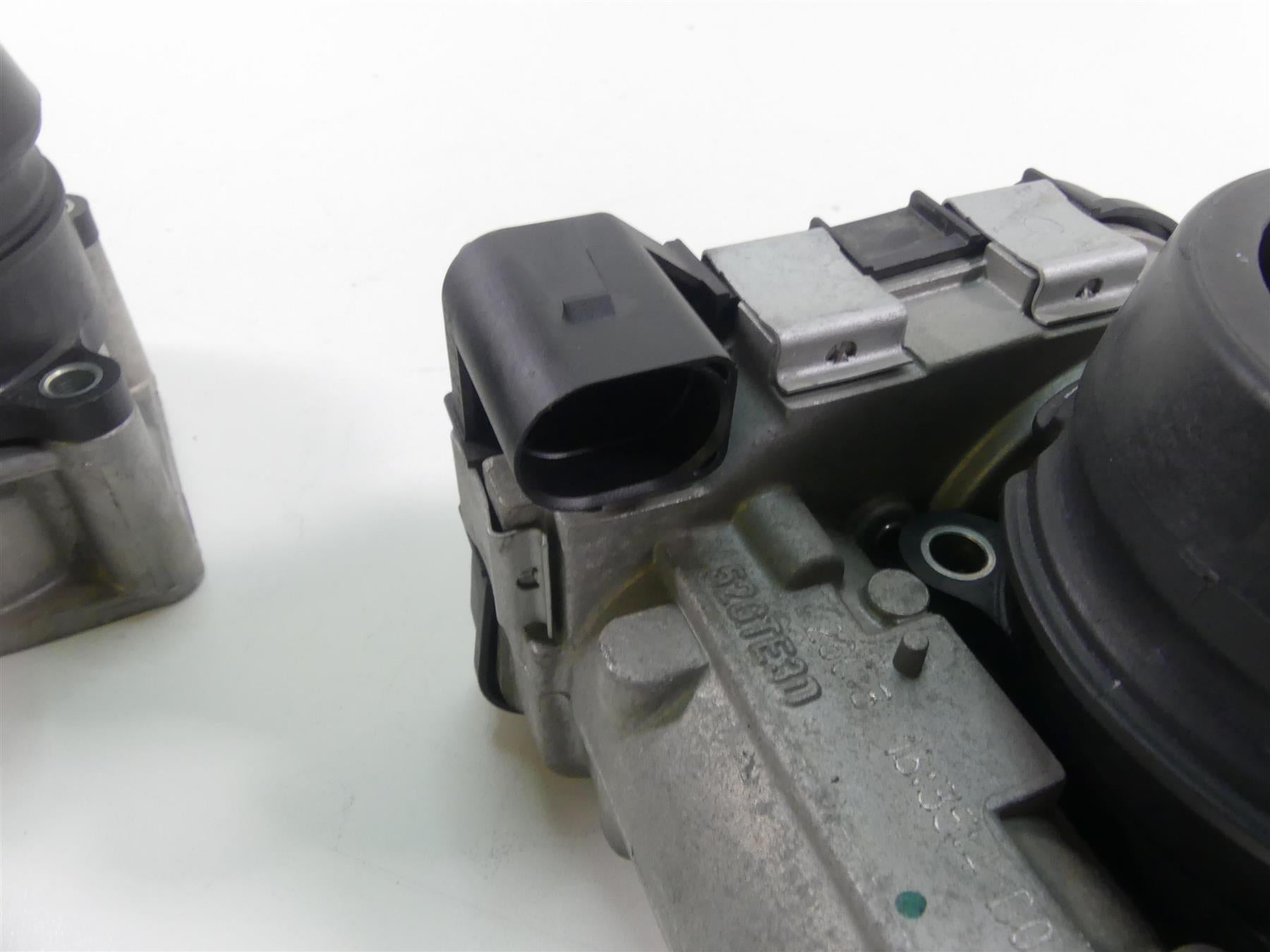 2014 Ducati Hypermotard 821 SP Throttle Bodies Body Fuel Injection Set 28240901A {{ shop.shopifyCountryName }} - Mototech271