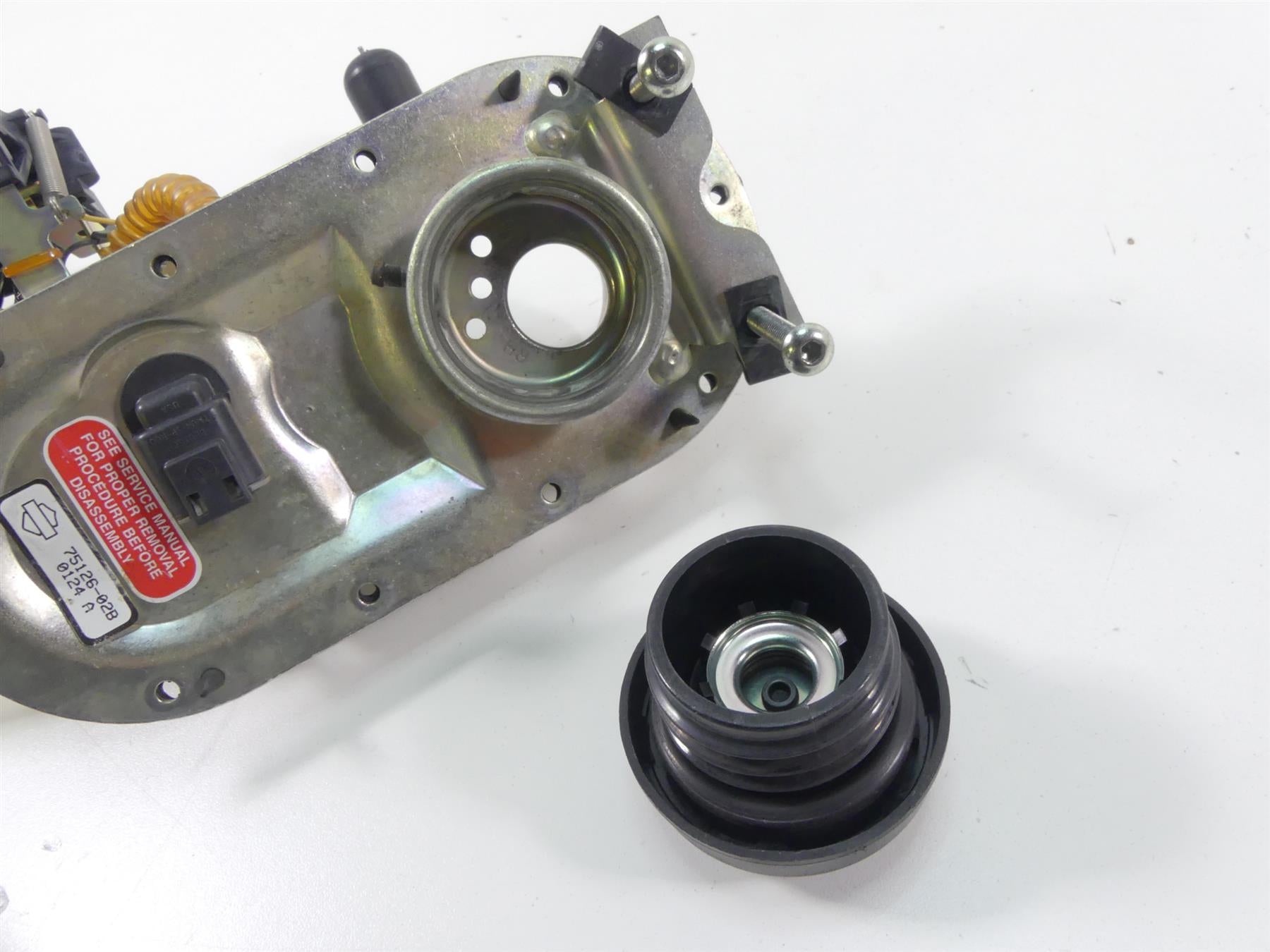 2004 Harley FLHTC SE CVO Electra Glide Fuel Gas Petrol Pump 62897-01 {{ shop.shopifyCountryName }} - Mototech271