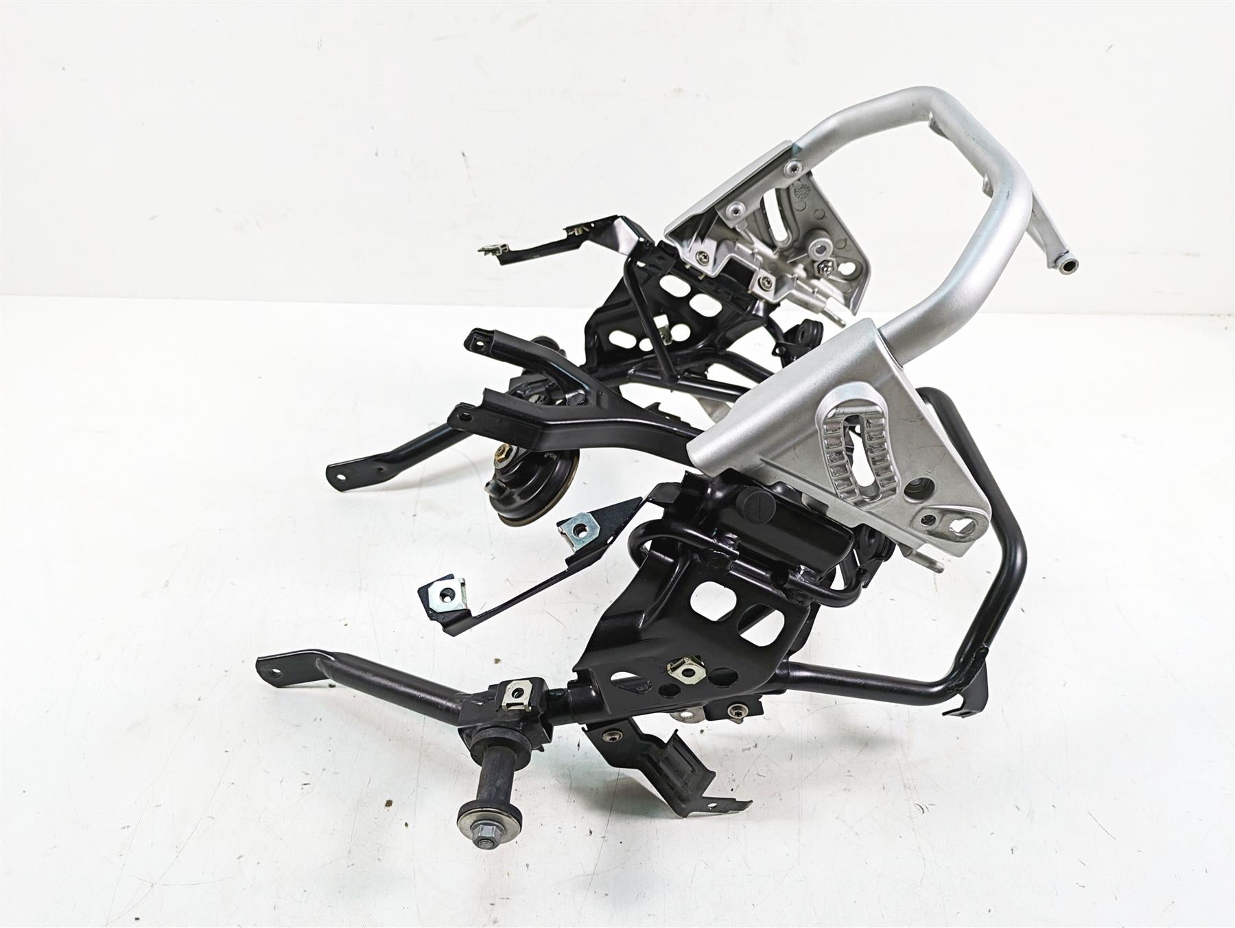 2007 BMW R1200GS K255 Adv Front Subframe Sub Frame - Read 46637701558 {{ shop.shopifyCountryName }} - Mototech271