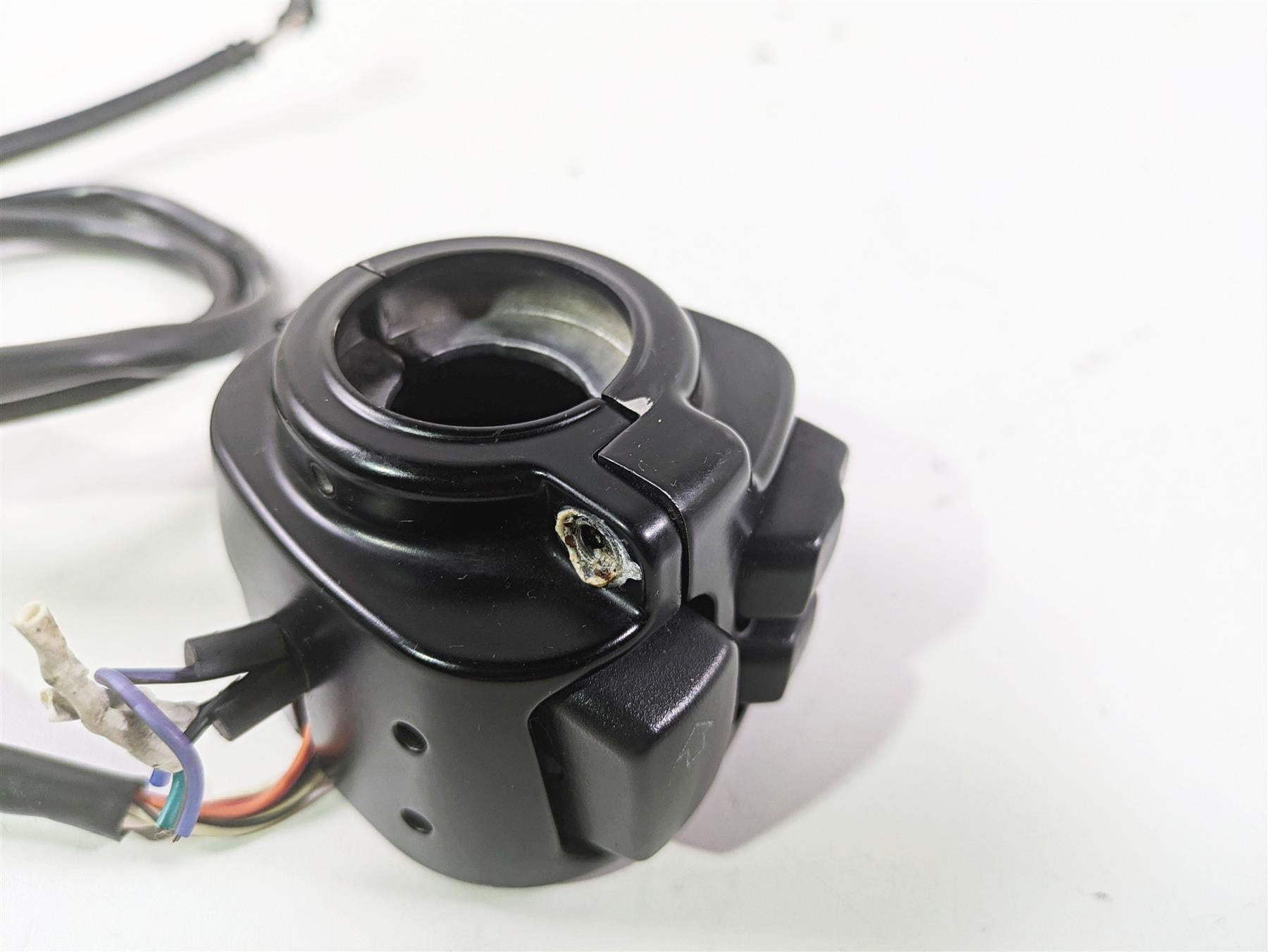 2016 Harley FXDF Dyna Fat Bob Left Blinker Control Switch - Read 71500372A {{ shop.shopifyCountryName }} - Mototech271