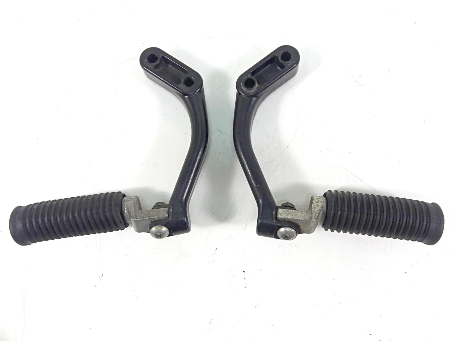 2013 Harley VRSCF Muscle Vrod Rear Passenger Pillion Foot Peg Set 50822-09 {{ shop.shopifyCountryName }} - Mototech271