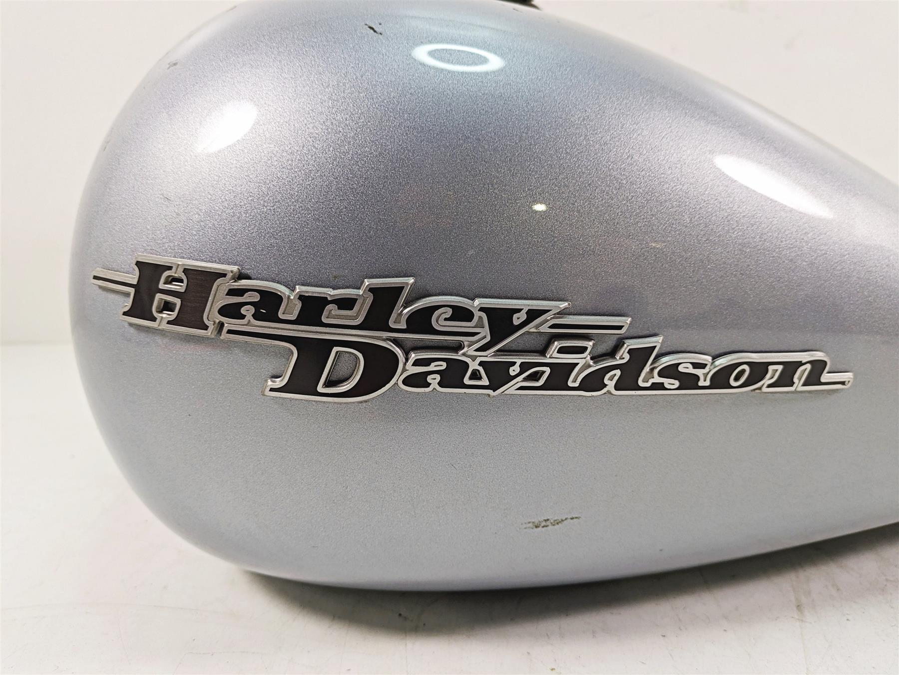 2020 Harley Touring FLHX Street Glide Fuel Gas Petrol Tank - Dented 61356-08 {{ shop.shopifyCountryName }} - Mototech271