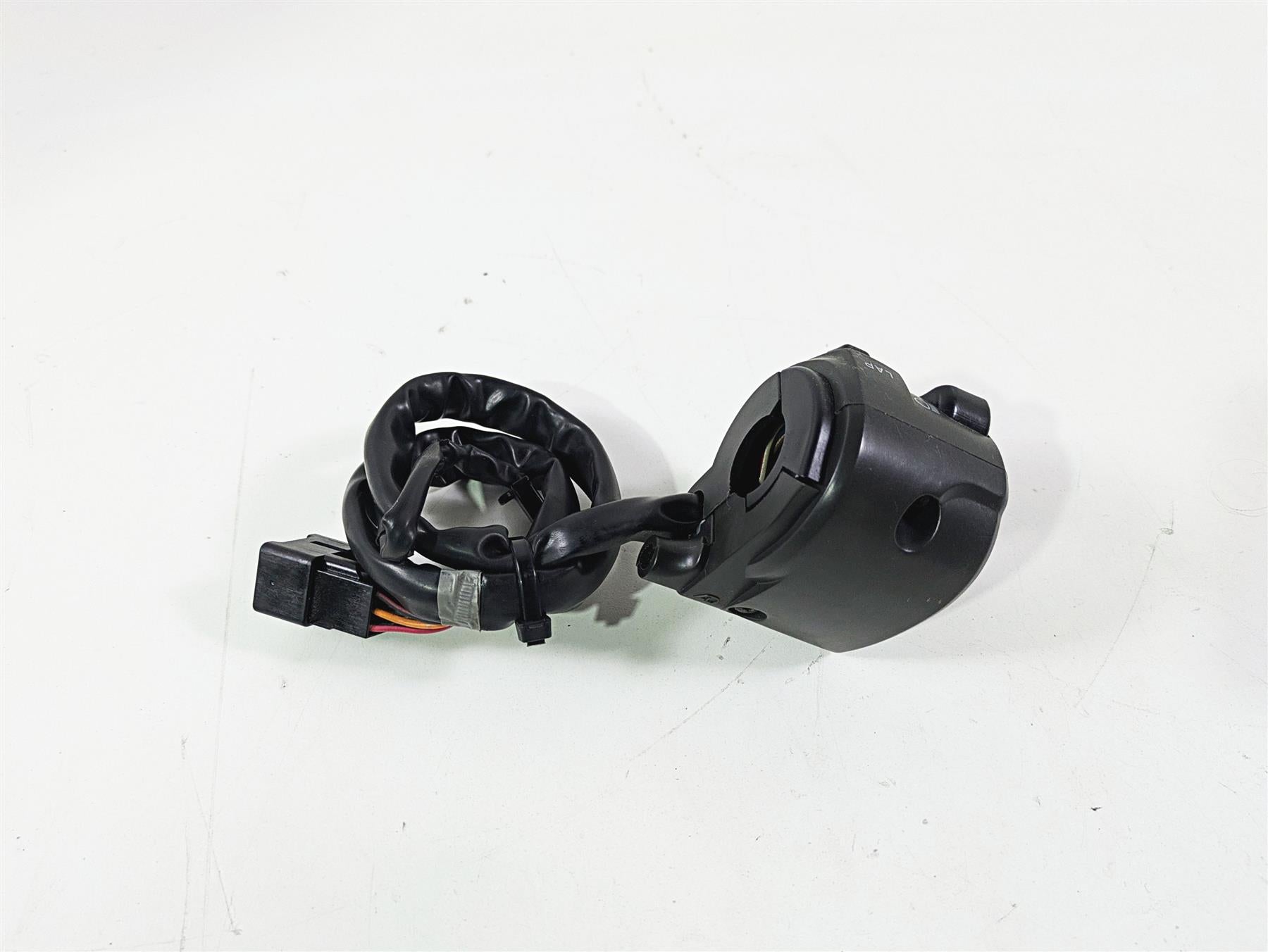 2005 Kawasaki ZX1000 ZX10R Ninja Left Hand Turn Signal Control Switch 46091-0116 {{ shop.shopifyCountryName }} - Mototech271