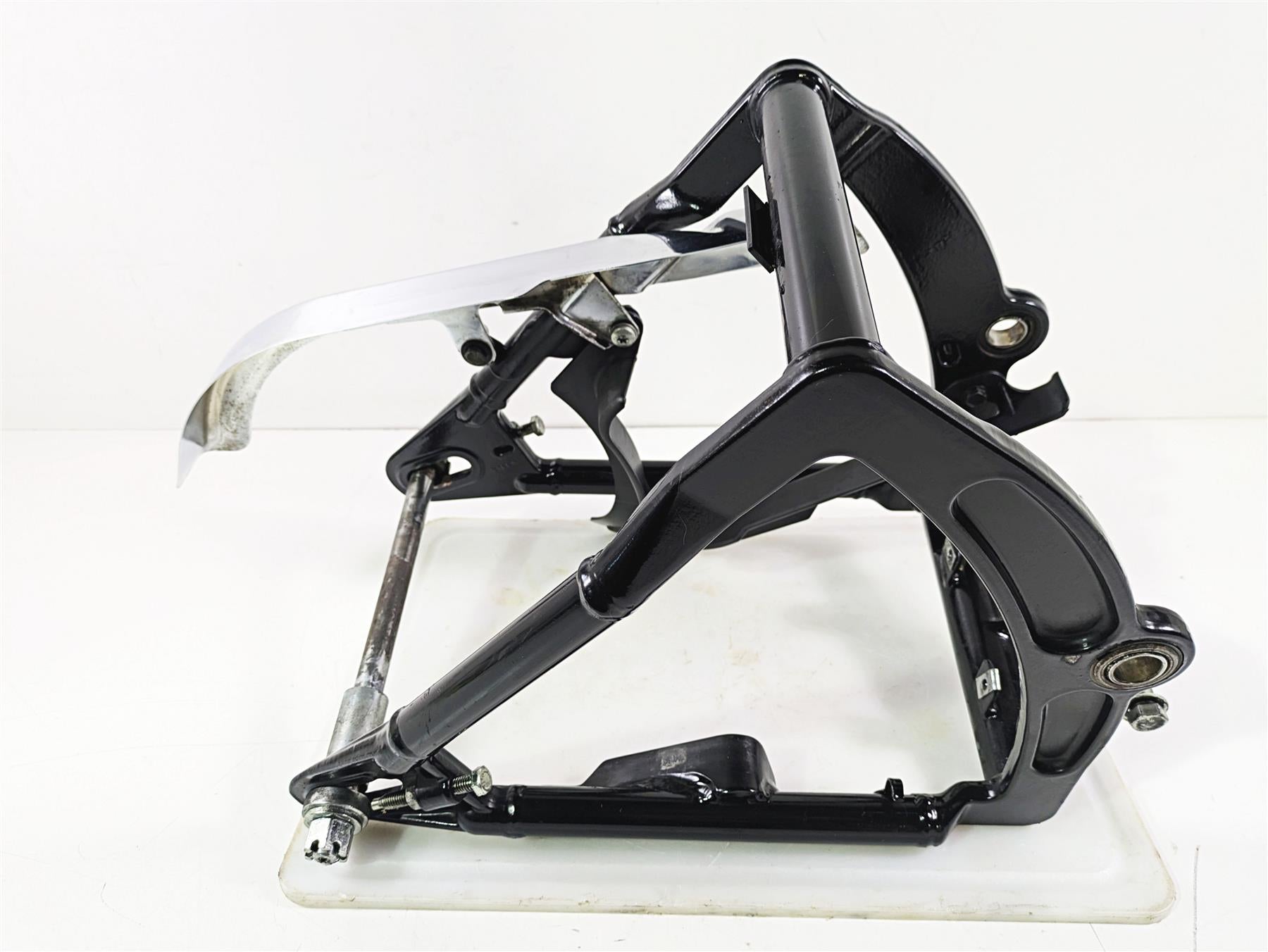 2004 Harley Softail FLSTF Fat Boy Rear Swingarm & Belt Covers 47573-00A
