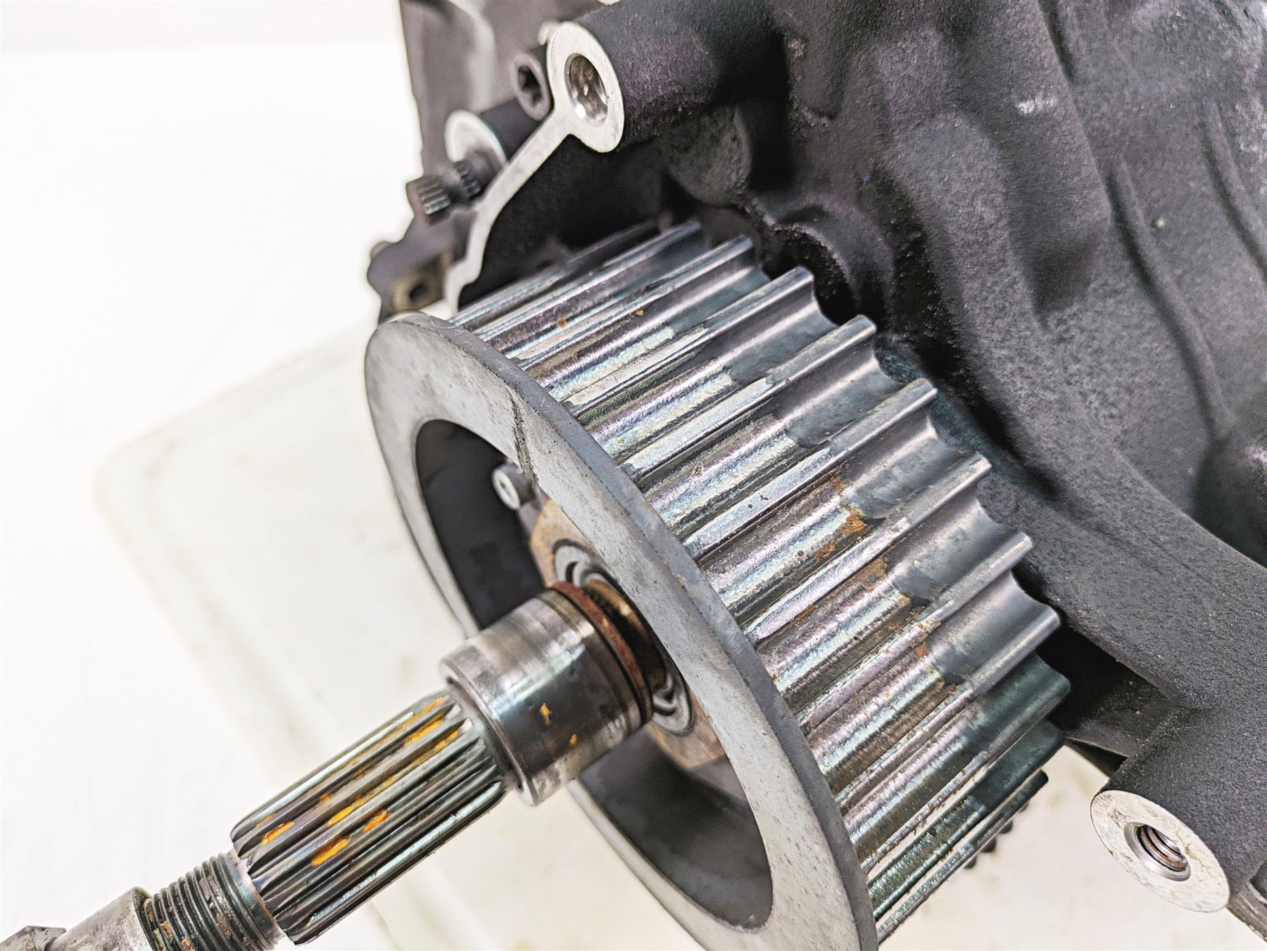 2012 Harley FLD Dyna Switchback 6-Speed Transmission Gear Box 33083-10A {{ shop.shopifyCountryName }} - Mototech271