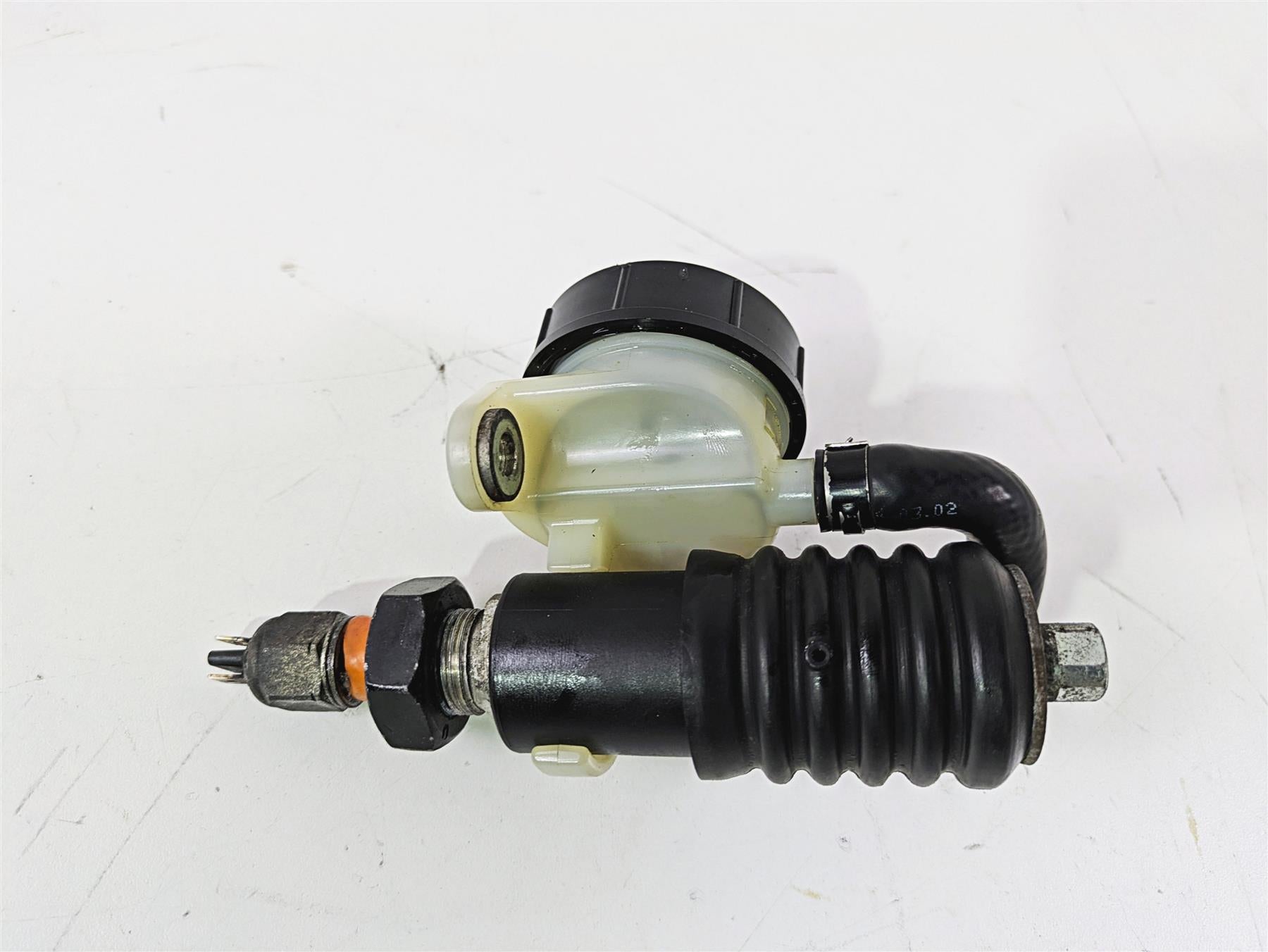 2015 Harley FXDF Dyna Fat Bob Rear Brake Master Cylinder 41700060 {{ shop.shopifyCountryName }} - Mototech271
