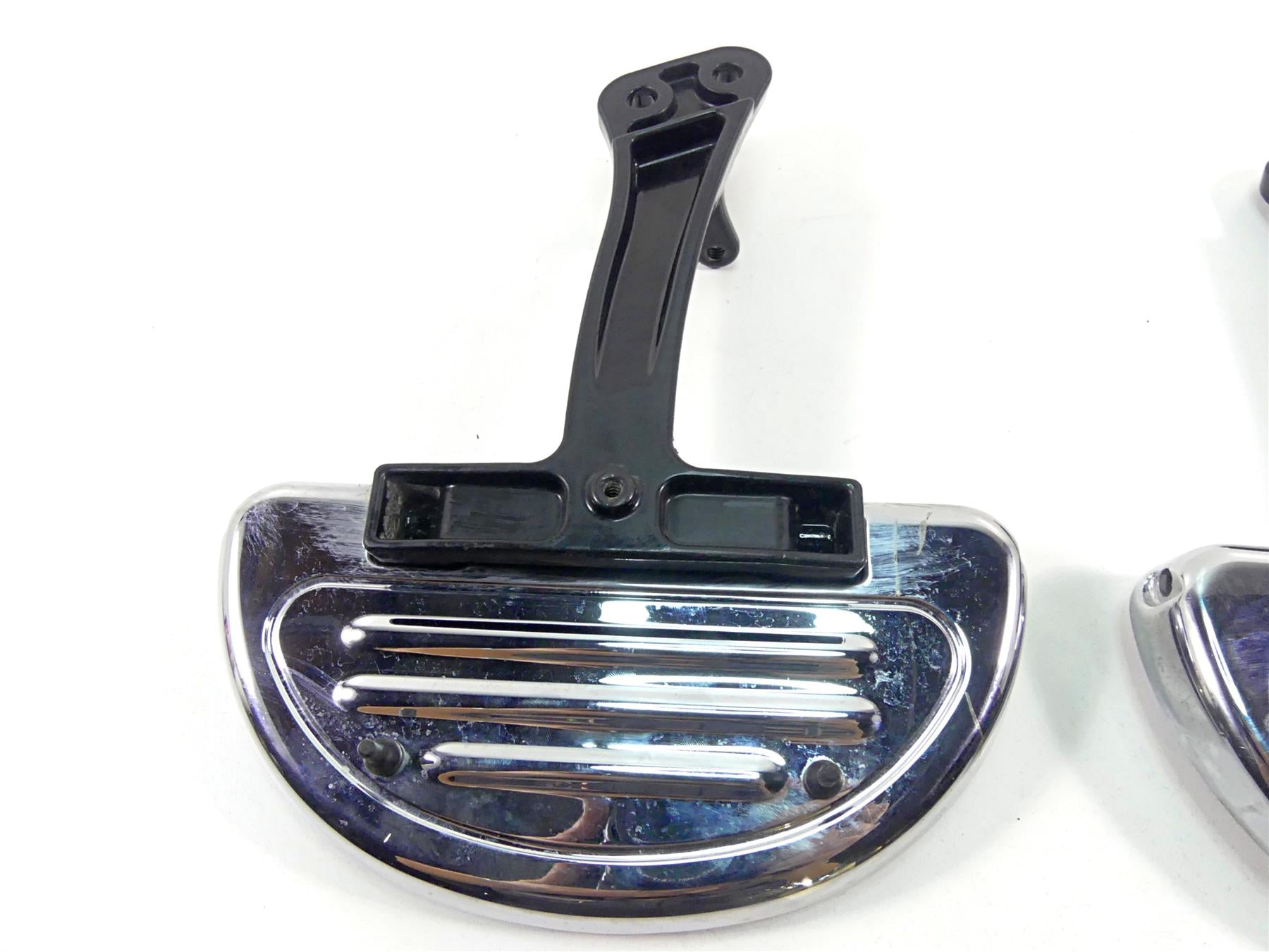 2010 Harley FXDF Dyna Fat Bob Rear Passenger Softail Floor Board Set 49224-06A {{ shop.shopifyCountryName }} - Mototech271
