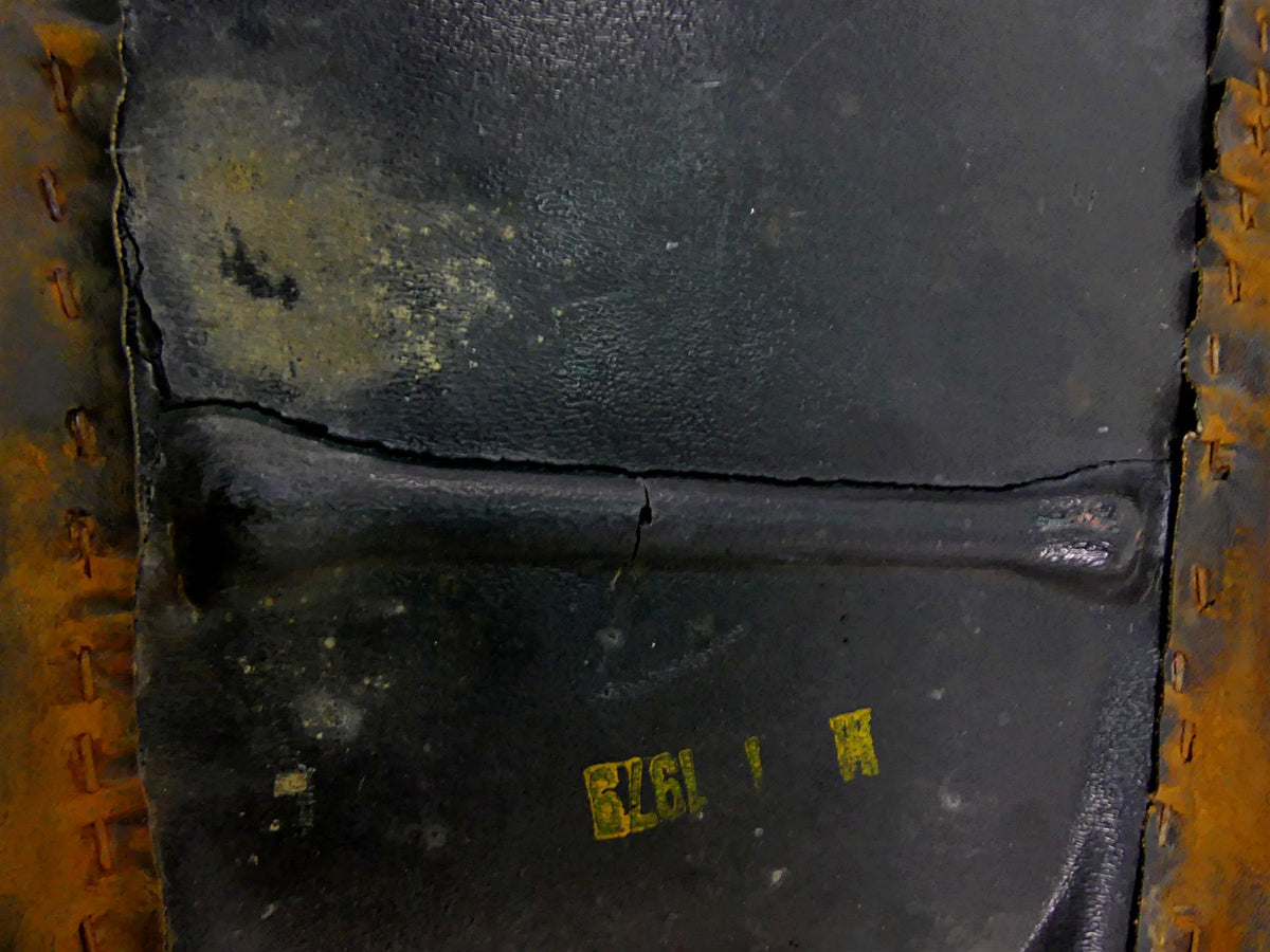 1979 Harley Sportster XLS1000 Roadster Stock Seat Saddle 52102-79A {{ shop.shopifyCountryName }} - Mototech271