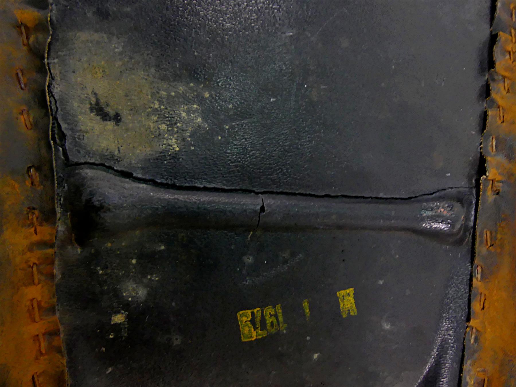 1979 Harley Sportster XLS1000 Roadster Stock Seat Saddle 52102-79A {{ shop.shopifyCountryName }} - Mototech271
