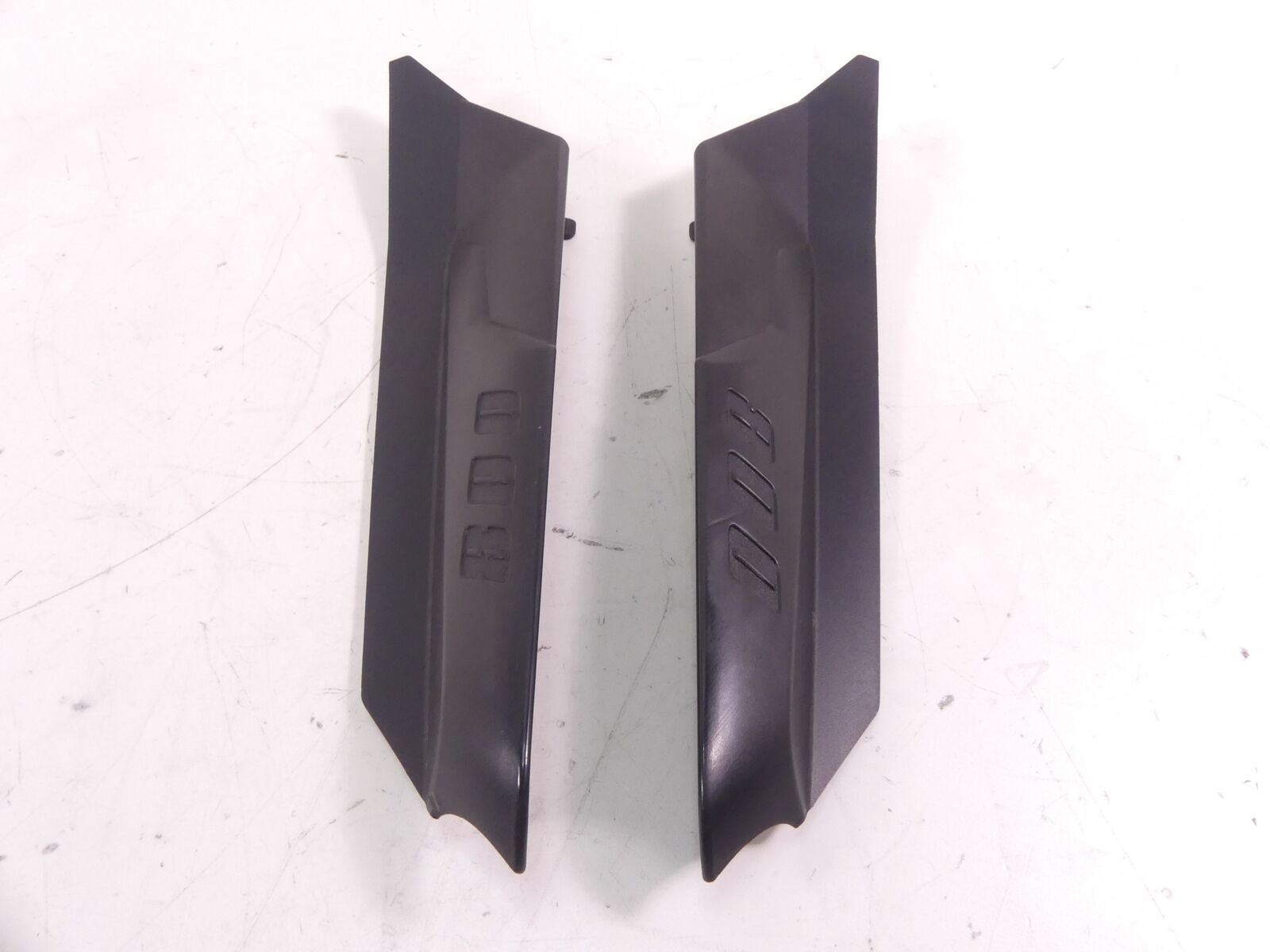 2014 Triumph Tiger 800 ABS Under Tank Seat Infill 800 Fairing Cover Set T2306253 {{ shop.shopifyCountryName }} - Mototech271