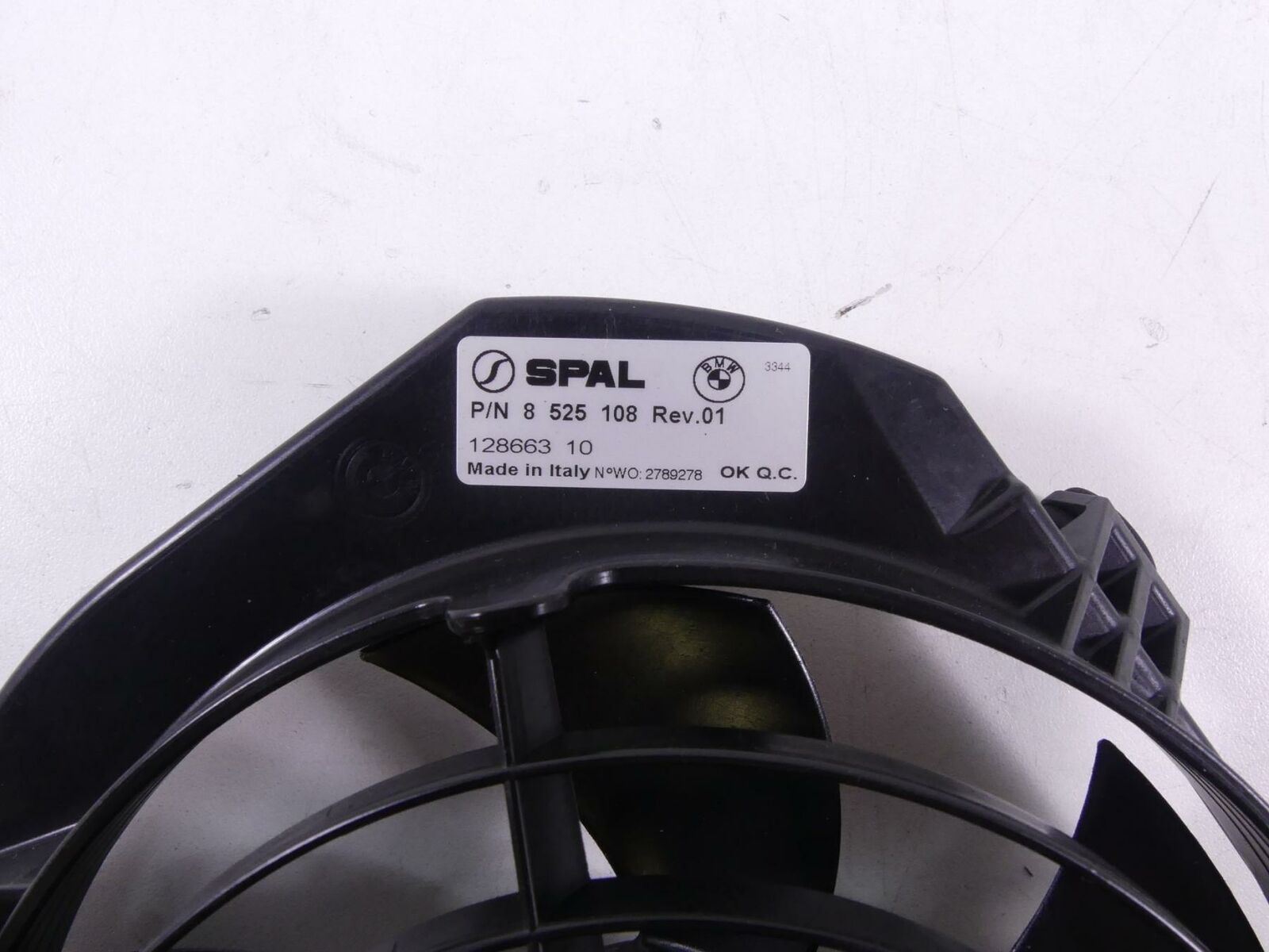2016 BMW R1200RS K54 Radiator Coolant Fan -Tested 17118525108 {{ shop.shopifyCountryName }} - Mototech271