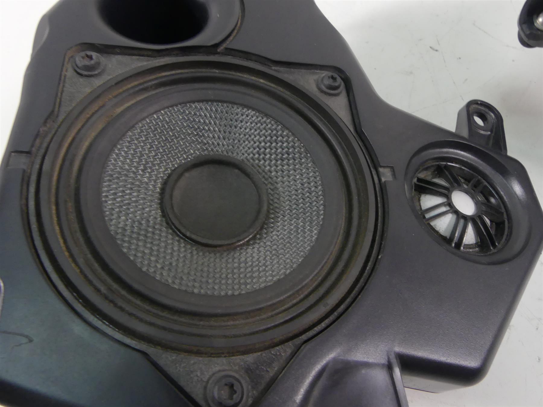 2017 BMW R1200RT K52 Left Right Front Speaker Set 65138543457 65138543458 {{ shop.shopifyCountryName }} - Mototech271
