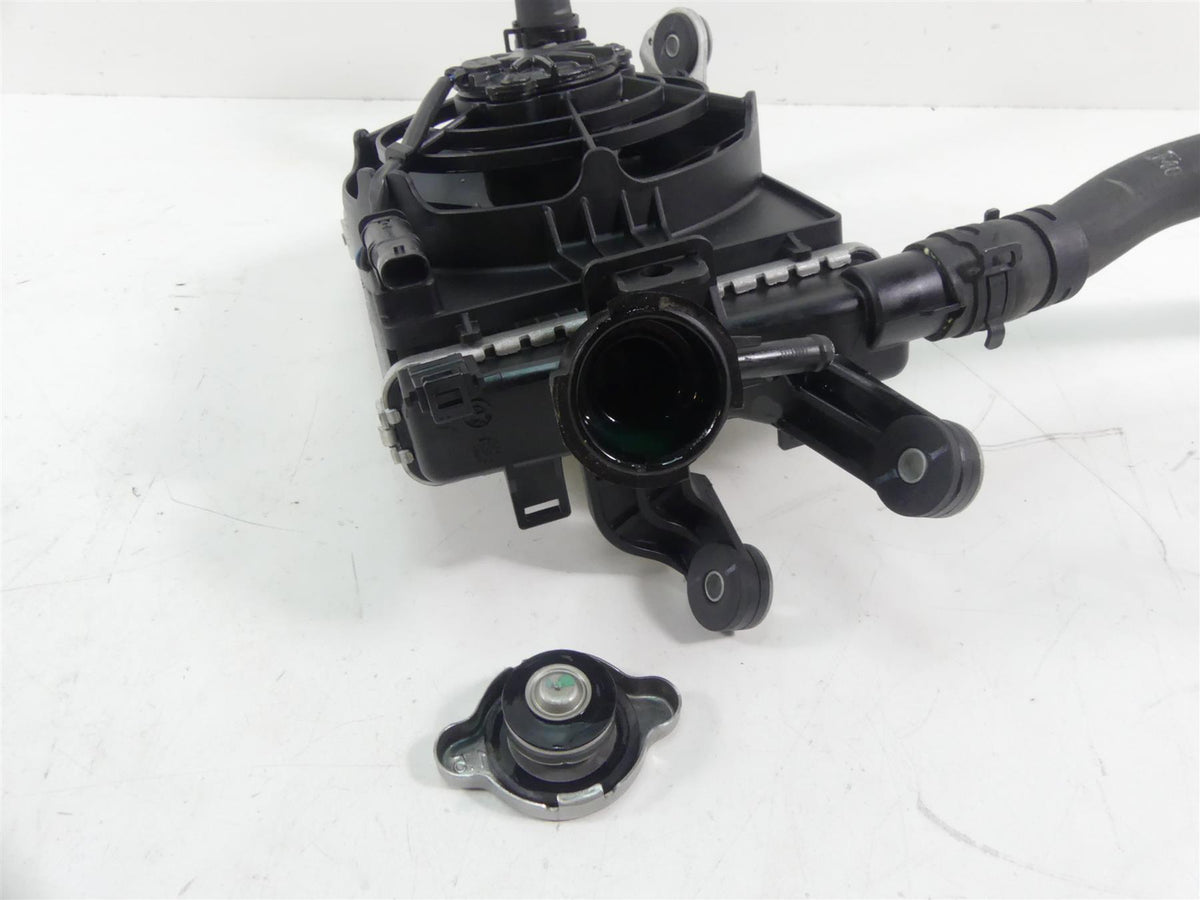 2017 BMW R1200RT K52 Right Radiator Fan Hoses Reservoir 17118546416 {{ shop.shopifyCountryName }} - Mototech271