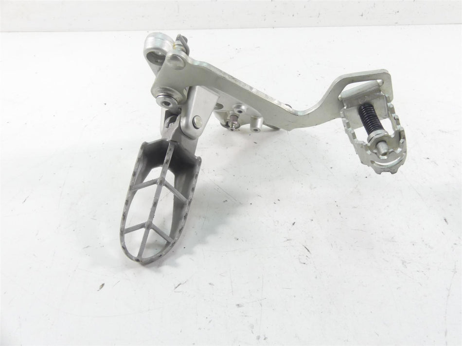 2020 Ducati Multistrada 1260 Enduro Right Front Footpeg & Brake Pedal 82422892AA {{ shop.shopifyCountryName }} - Mototech271