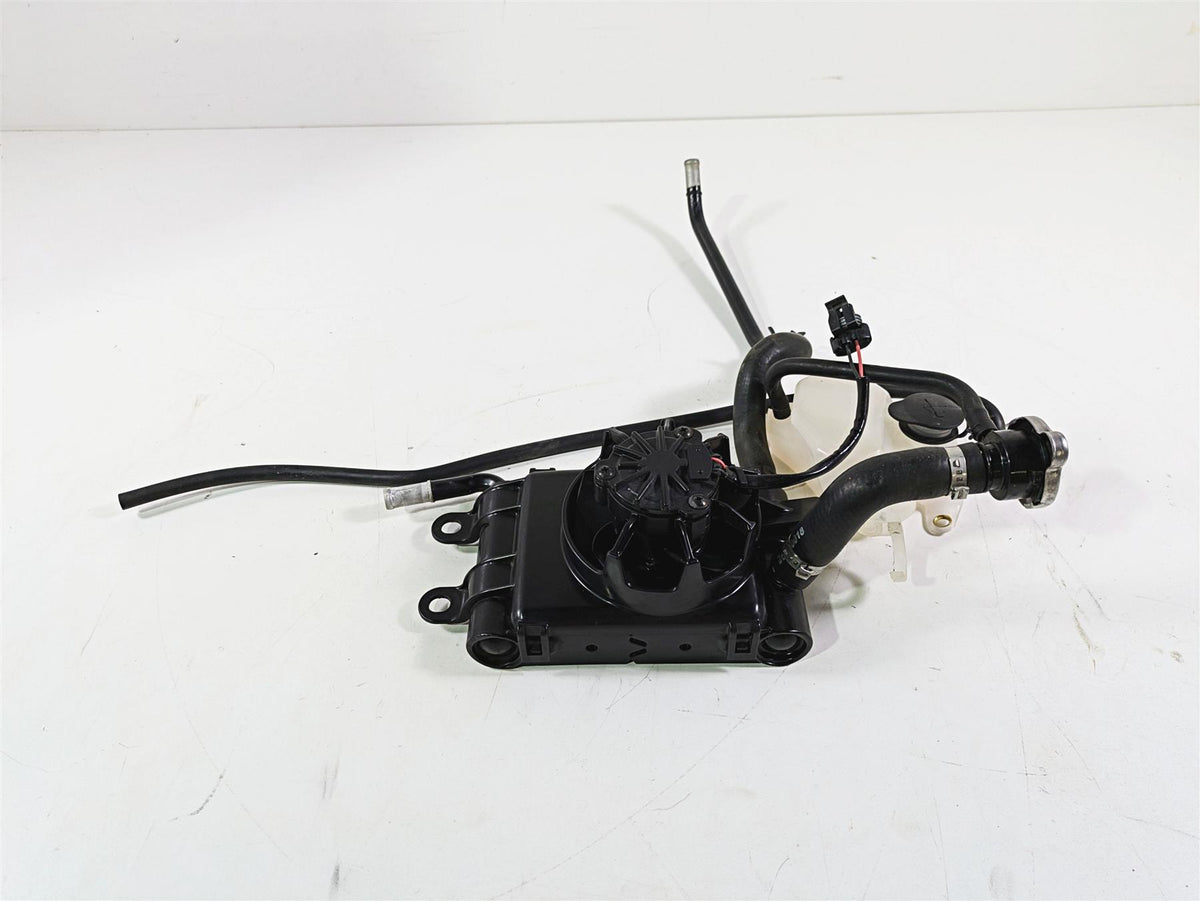 2017 Harley Touring FLHTKSE CVO E-Glide Right Radiator Fan Hoses Set 26800005 {{ shop.shopifyCountryName }} - Mototech271