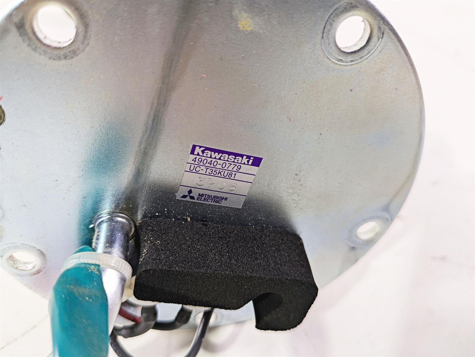 2024 Kawasaki ZX6R ZX636 Ninja Nice Fuel Gas Pump - 40 Miles Only 49040-0779 {{ shop.shopifyCountryName }} - Mototech271