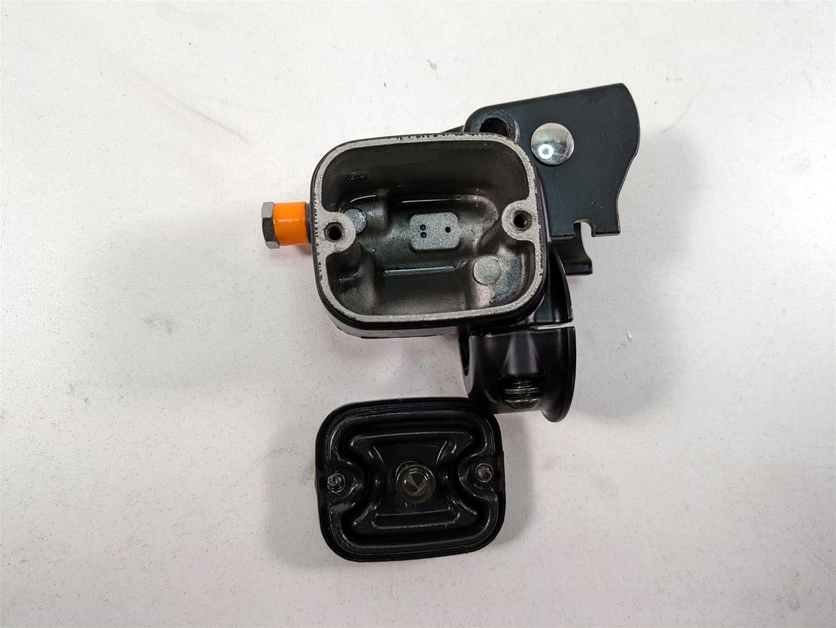 2000 Harley Dyna FXDL Low Rider Front Brake Master Cylinder 11/16" 41700737 {{ shop.shopifyCountryName }} - Mototech271