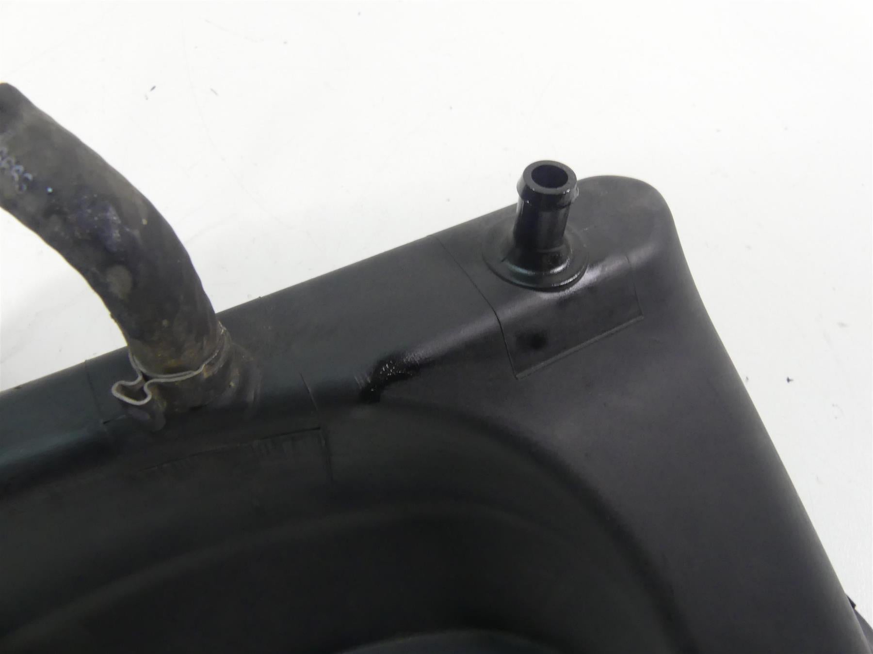 2007 Harley Sportster XL1200 Nightster Oil Tank Reservoir 62888-04A {{ shop.shopifyCountryName }} - Mototech271