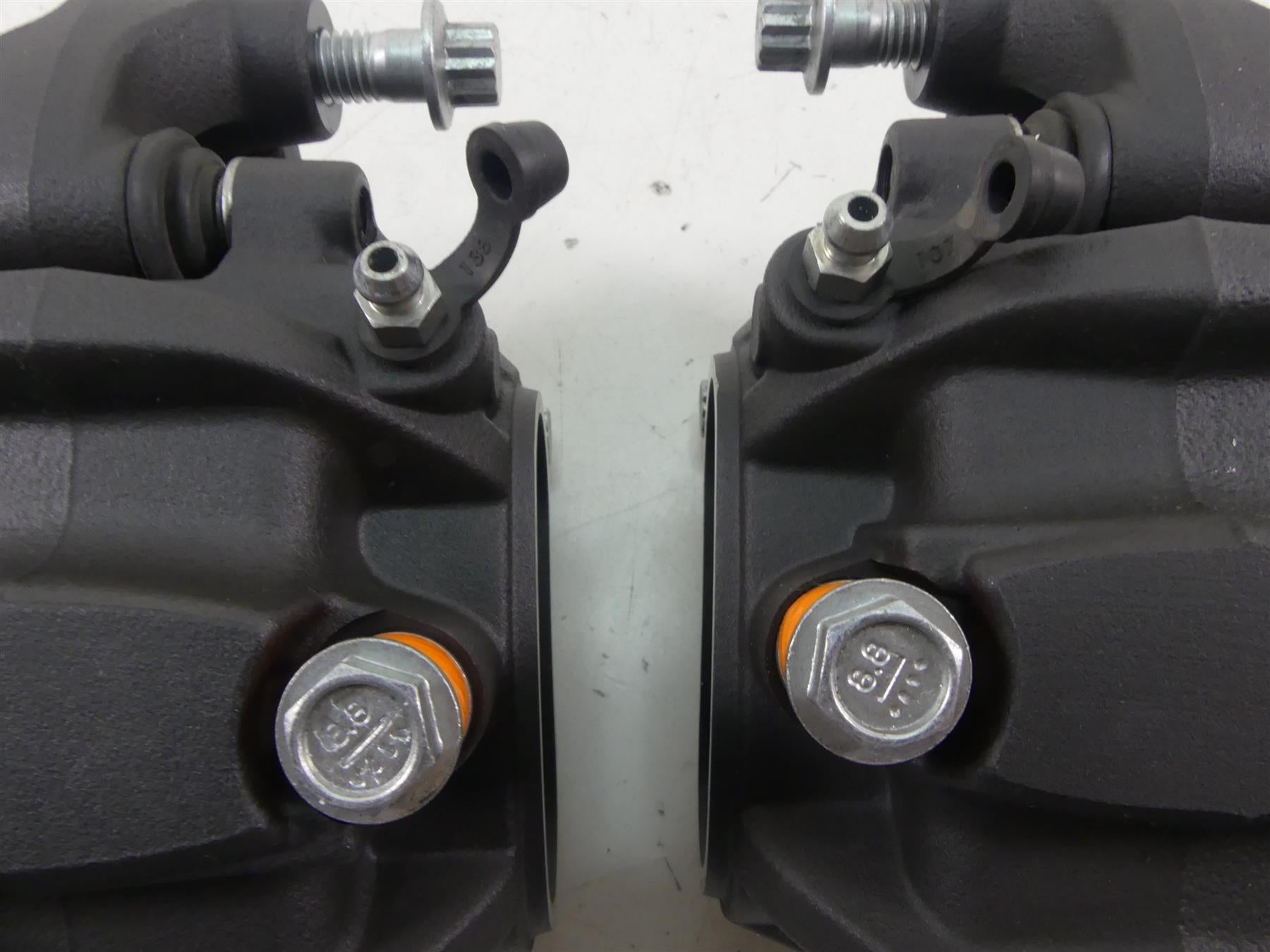 2020 Harley XL1200 CX Sportster Roadster Front Brake Calipers 41300010 41300032 {{ shop.shopifyCountryName }} - Mototech271