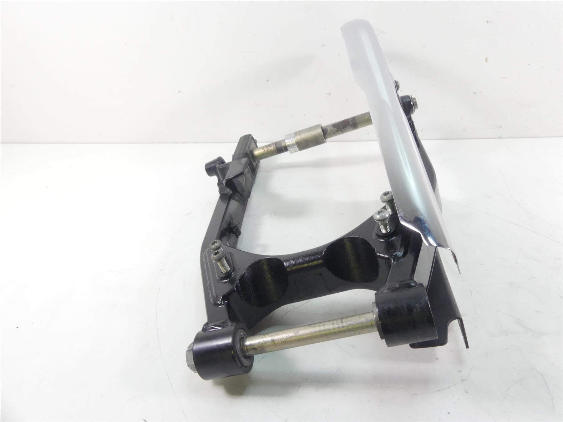 2015 Harley FXDL Dyna Low Rider Rear Swingarm & Belt Guards + 25mm Axle 47820-10 {{ shop.shopifyCountryName }} - Mototech271
