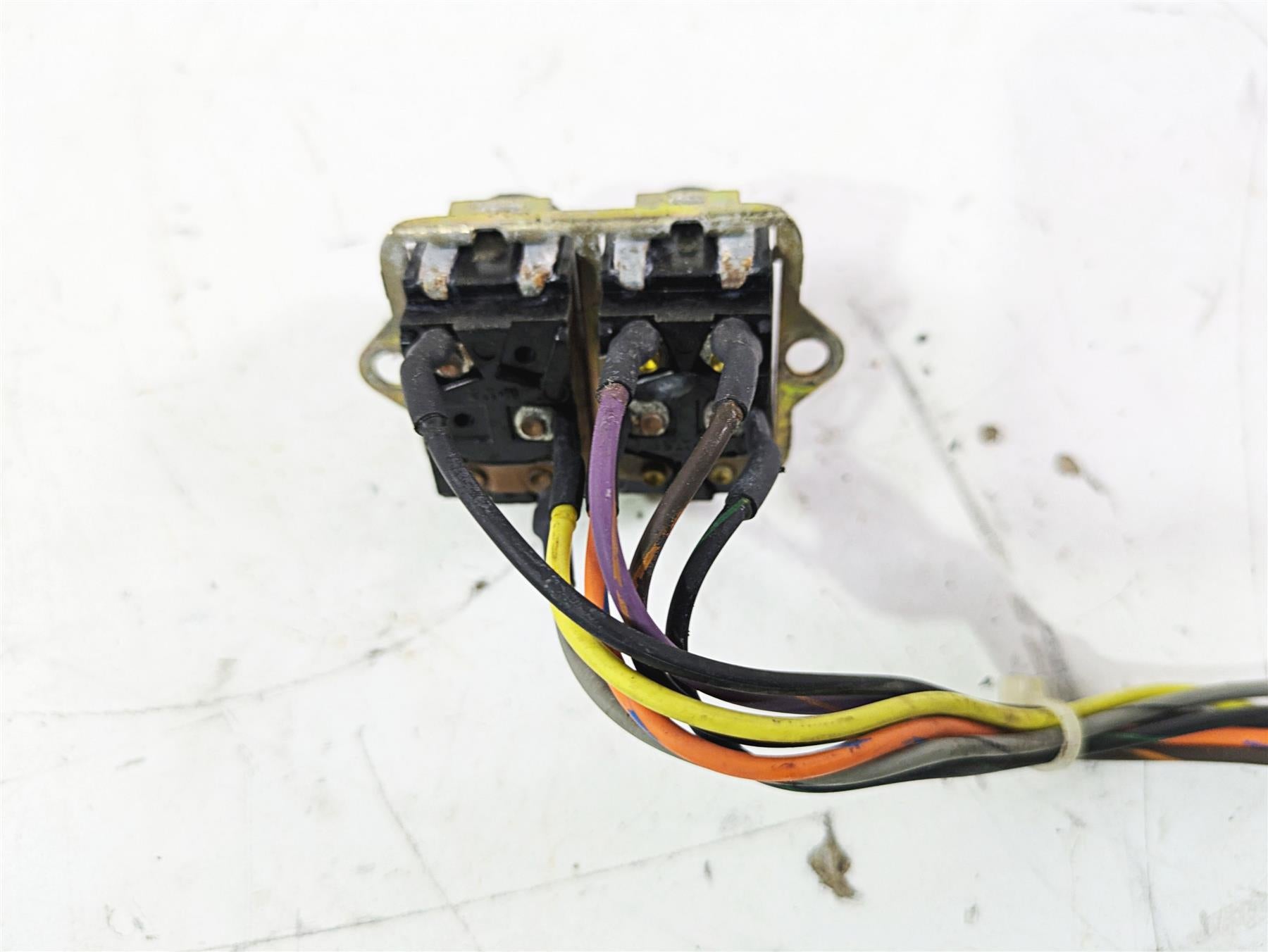2003 Harley Touring FLHTCUI E-Glide 100th Auxiliary Switch Set 70271-98 {{ shop.shopifyCountryName }} - Mototech271
