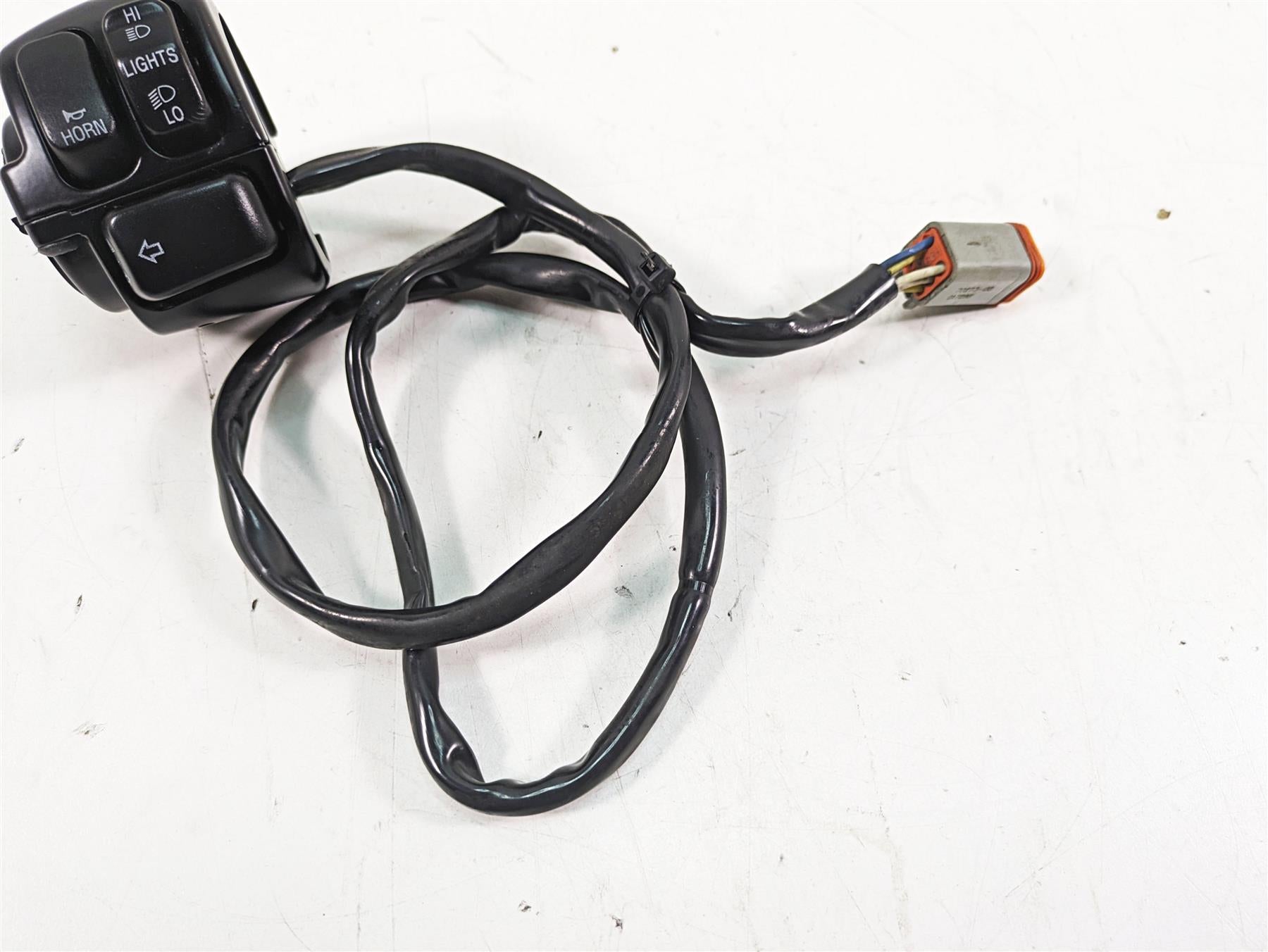 2000 Harley FXSTS Softail Springer Left Hand Control Switch 71682-06A 71685-06A {{ shop.shopifyCountryName }} - Mototech271