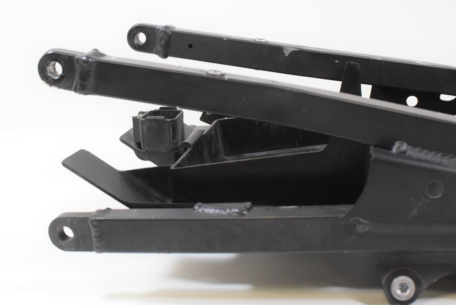 2005 Kawasaki ZX10R ZX10 R Ninja Subframe Sub Frame Inner Fender 32160-0024 {{ shop.shopifyCountryName }} - Mototech271