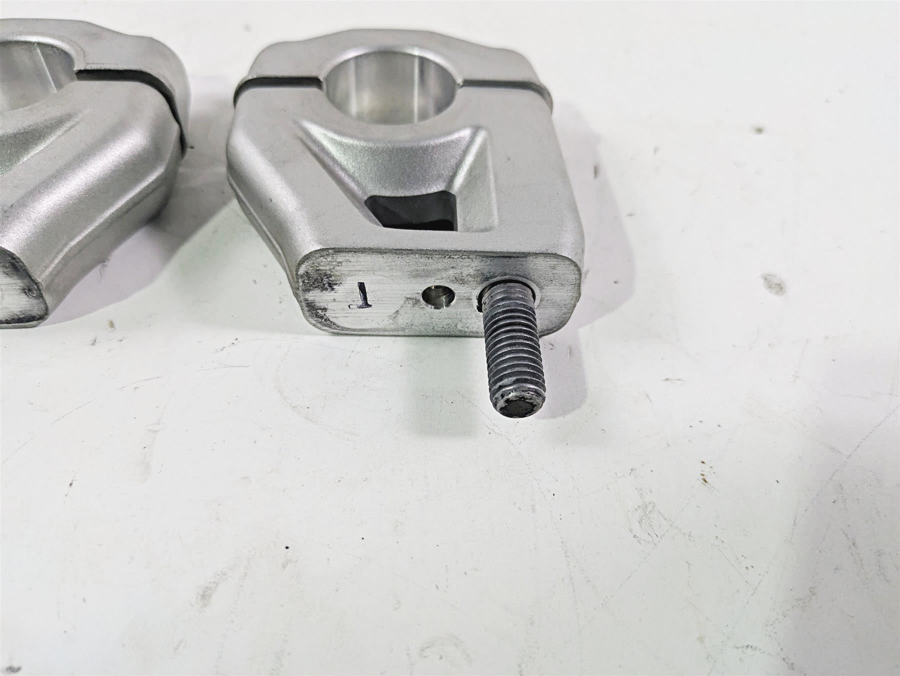 2010 BMW R1200GS K25 Handlebar Riser Holder Mount Set 28.5mm 31427718173 {{ shop.shopifyCountryName }} - Mototech271